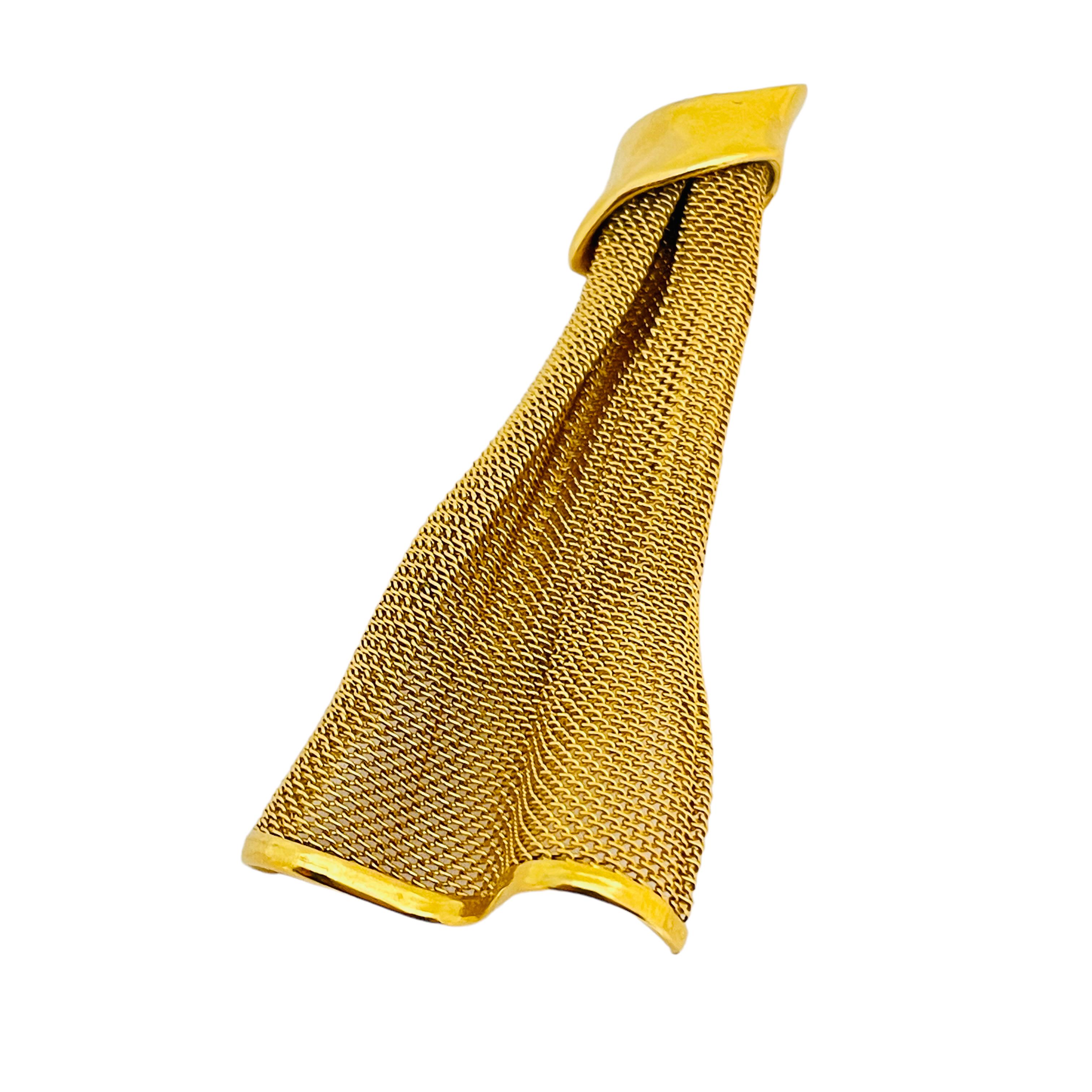 Women's or Men's Vintage GIVENCHY gold mesh designer runway brooch For Sale