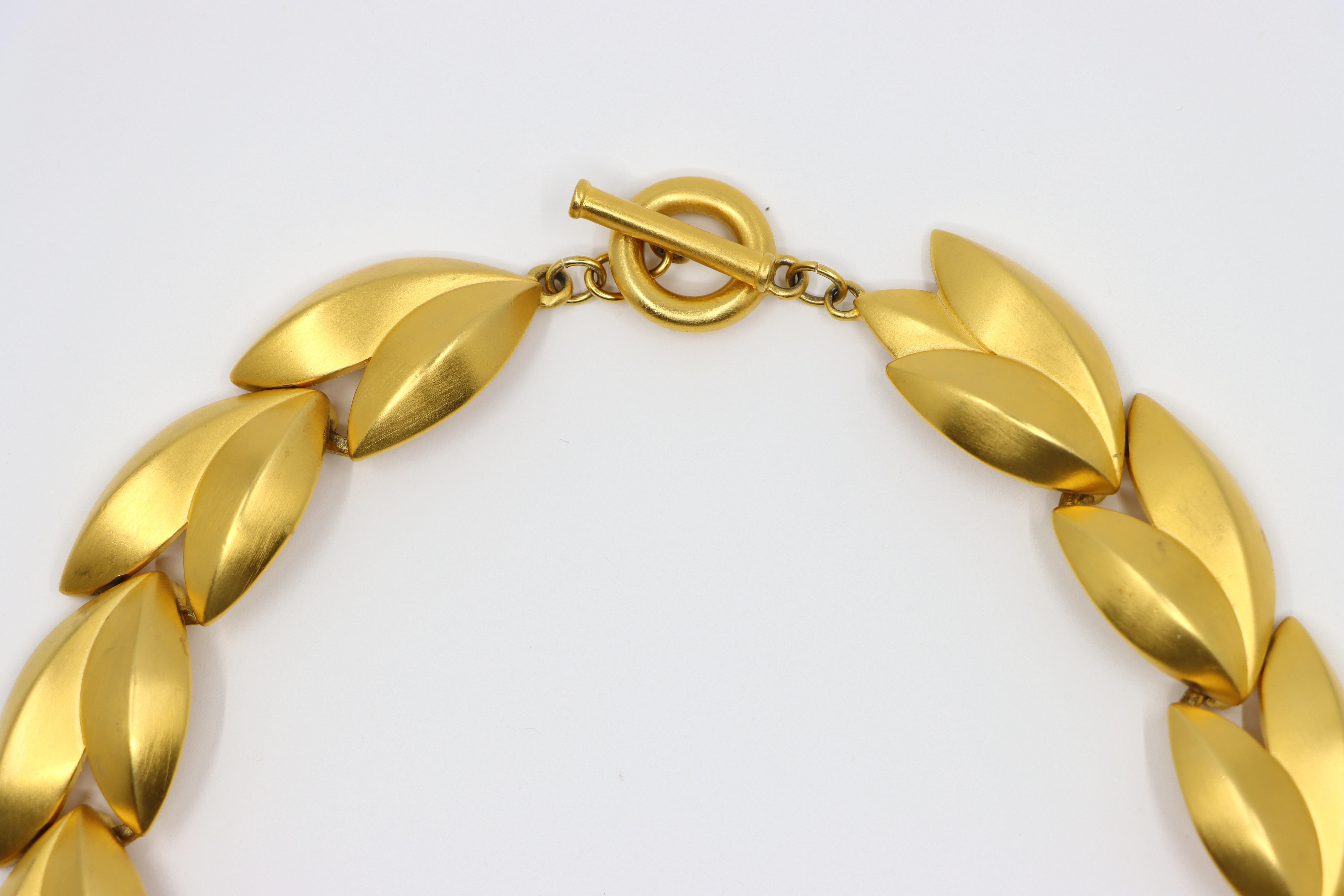 Collar Vintage Givenchy Hoja Tono Oro 1