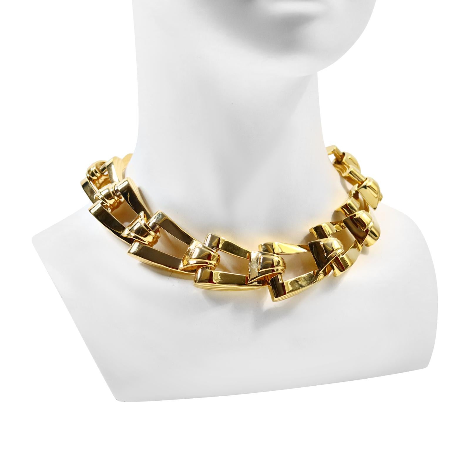Collana vintage Givenchy a maglie pesanti in tonalità oro, circa anni '80 In condizioni buone in vendita a New York, NY