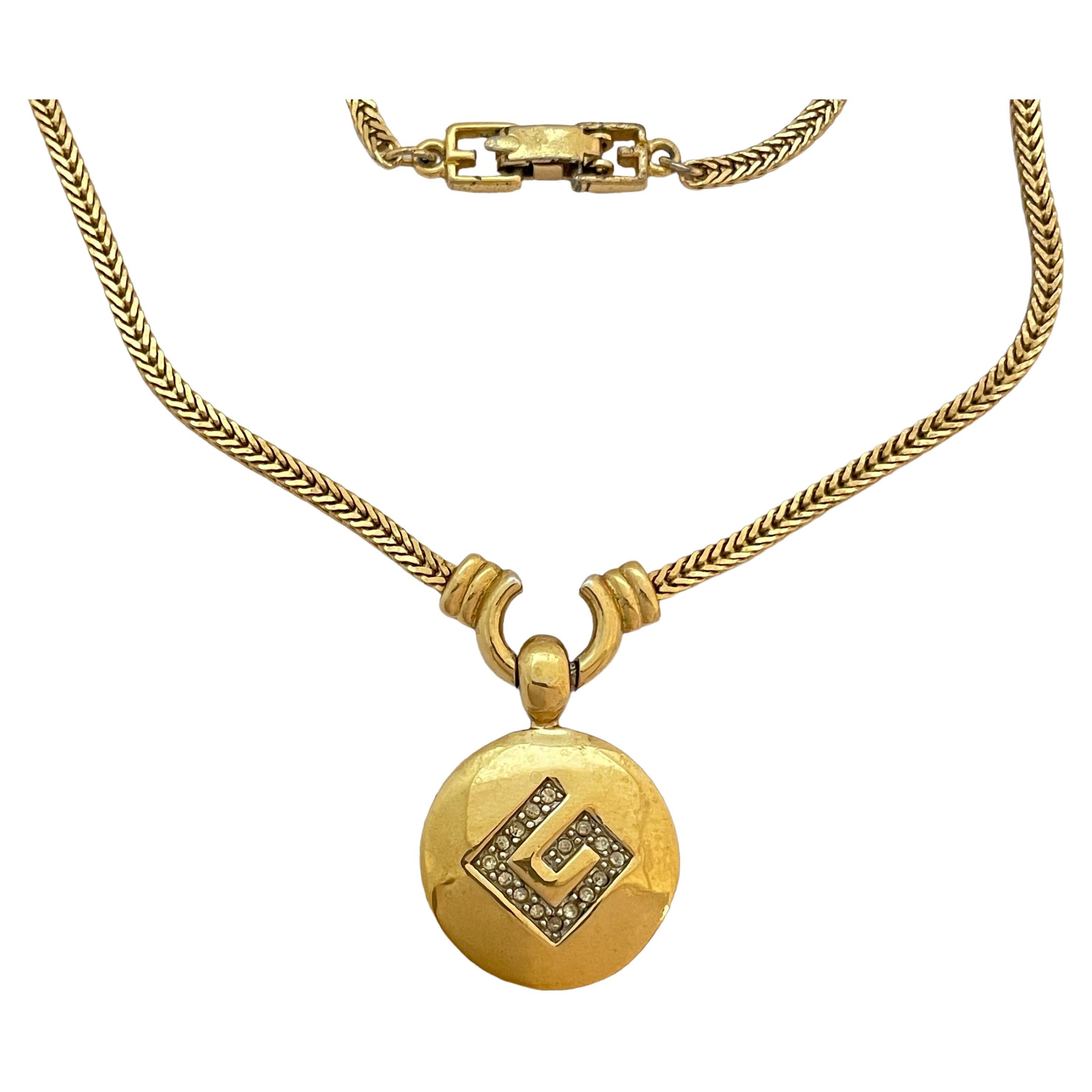 Vintage GIVENCHY Logo Gold Kristall Designer Laufsteg Halskette im Angebot