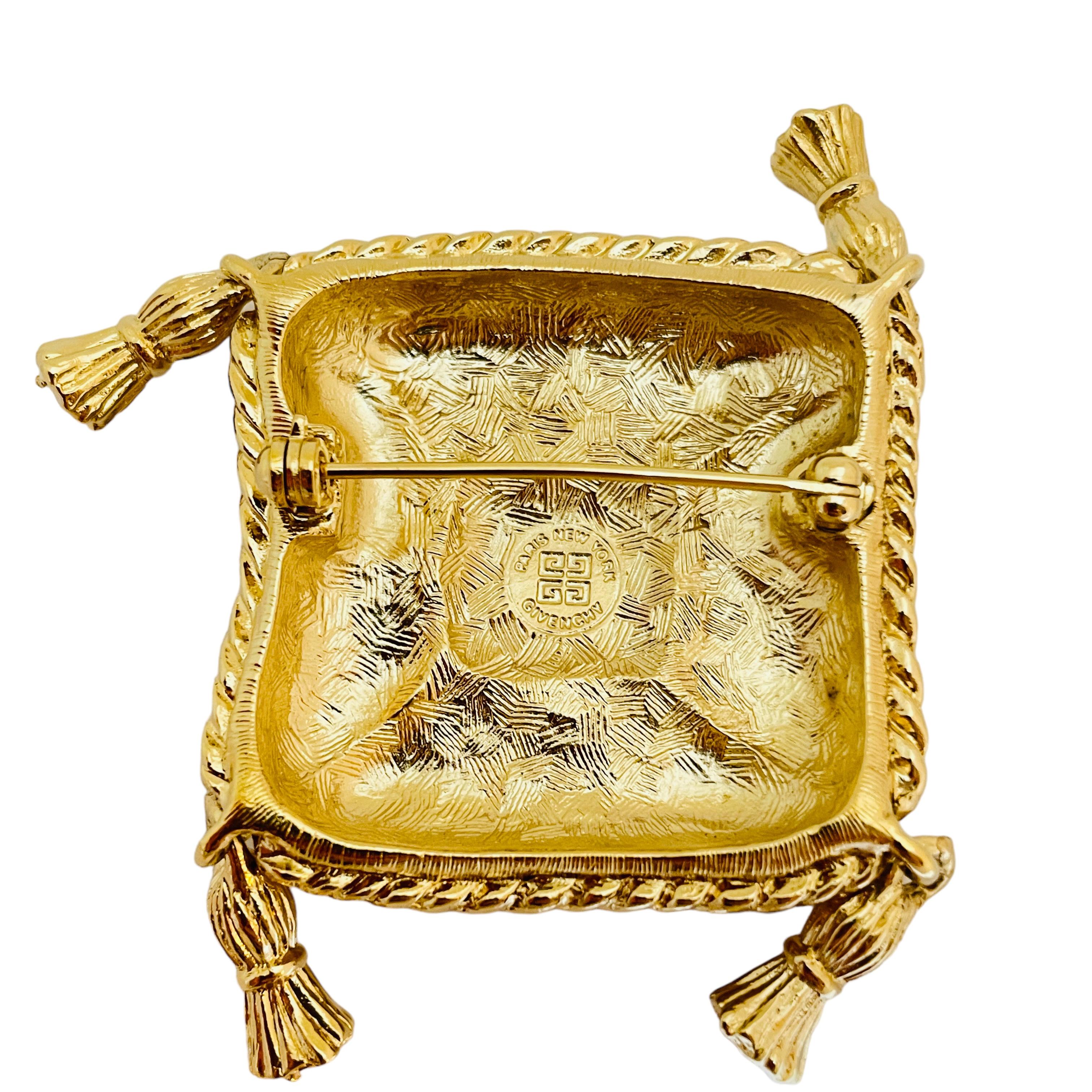 Designer-Laufstegbrosche mit Vintage GIVENCHY-Logo in Gold  im Zustand „Hervorragend“ im Angebot in Palos Hills, IL