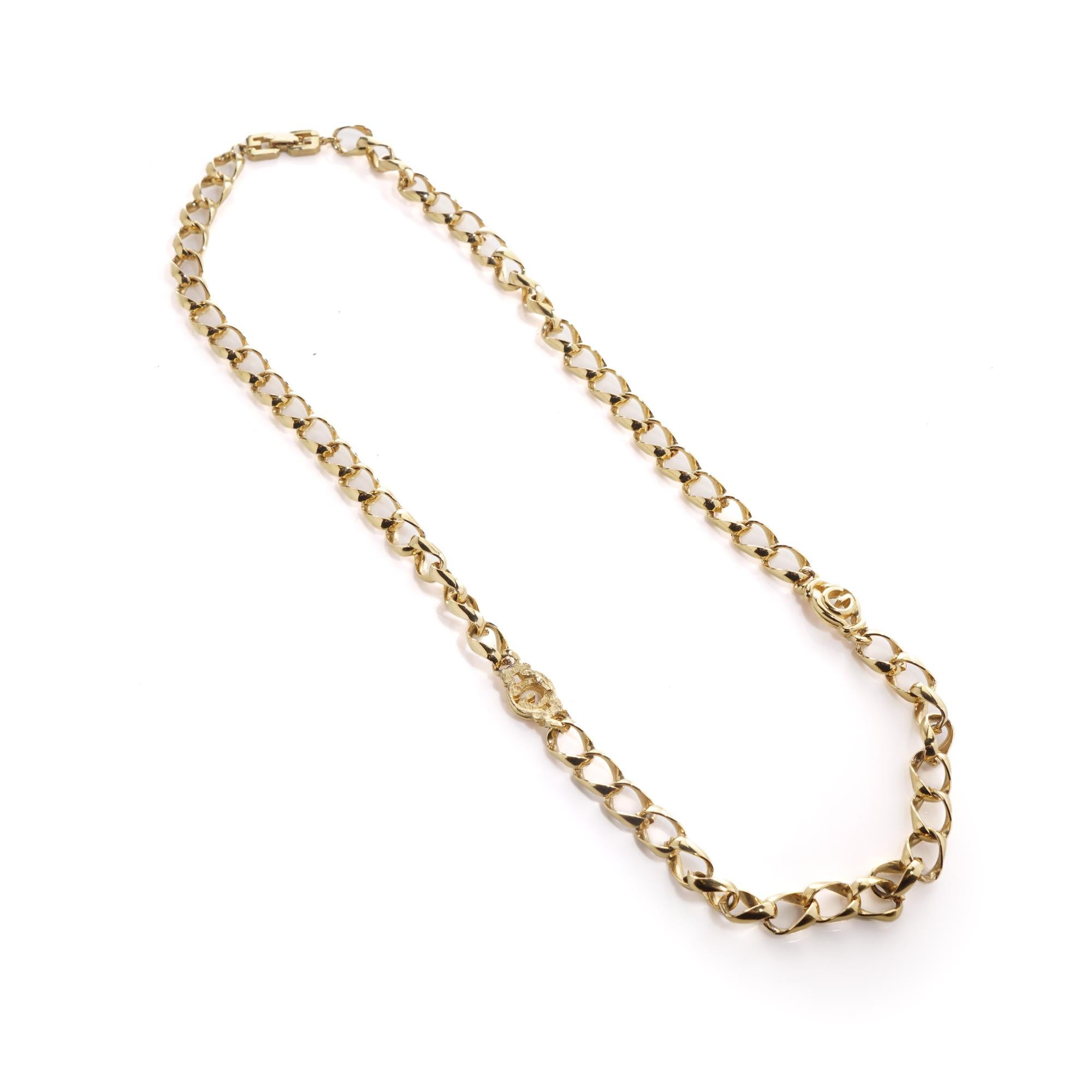 Vintage Givenchy long link chain necklace In Good Condition For Sale In Braintree, GB