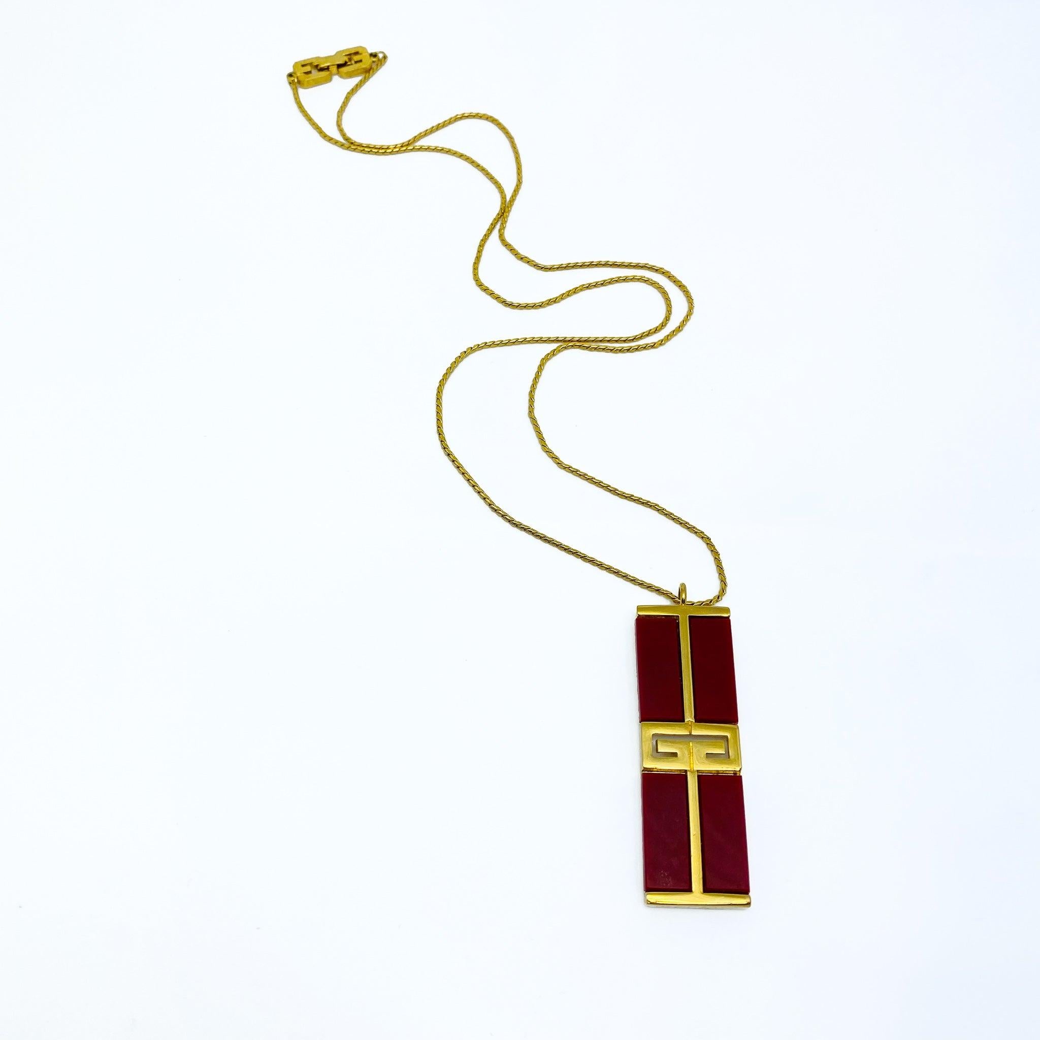 Vintage Givenchy Gold Plated Pendant Necklace 1970s - 1979 Collection In Excellent Condition For Sale In London, GB