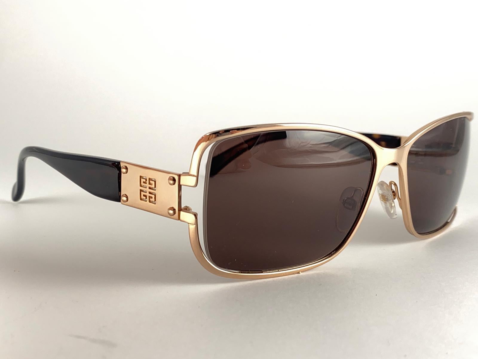 Vintage Givenchy Paris Gold- und Schildpatt-Rahmen 2000er Jahre  Sonnenbrille (Schwarz) im Angebot