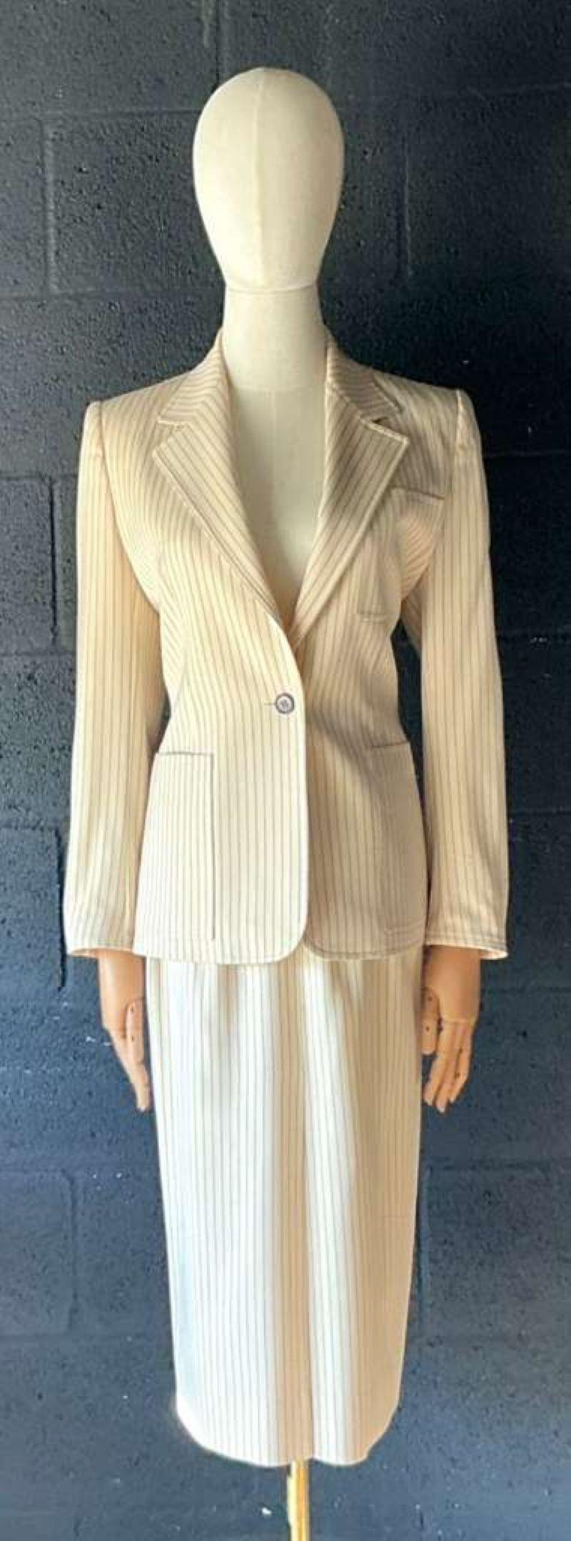 Conjunto de blazer a rayas Givenchy vintage Beige en venta