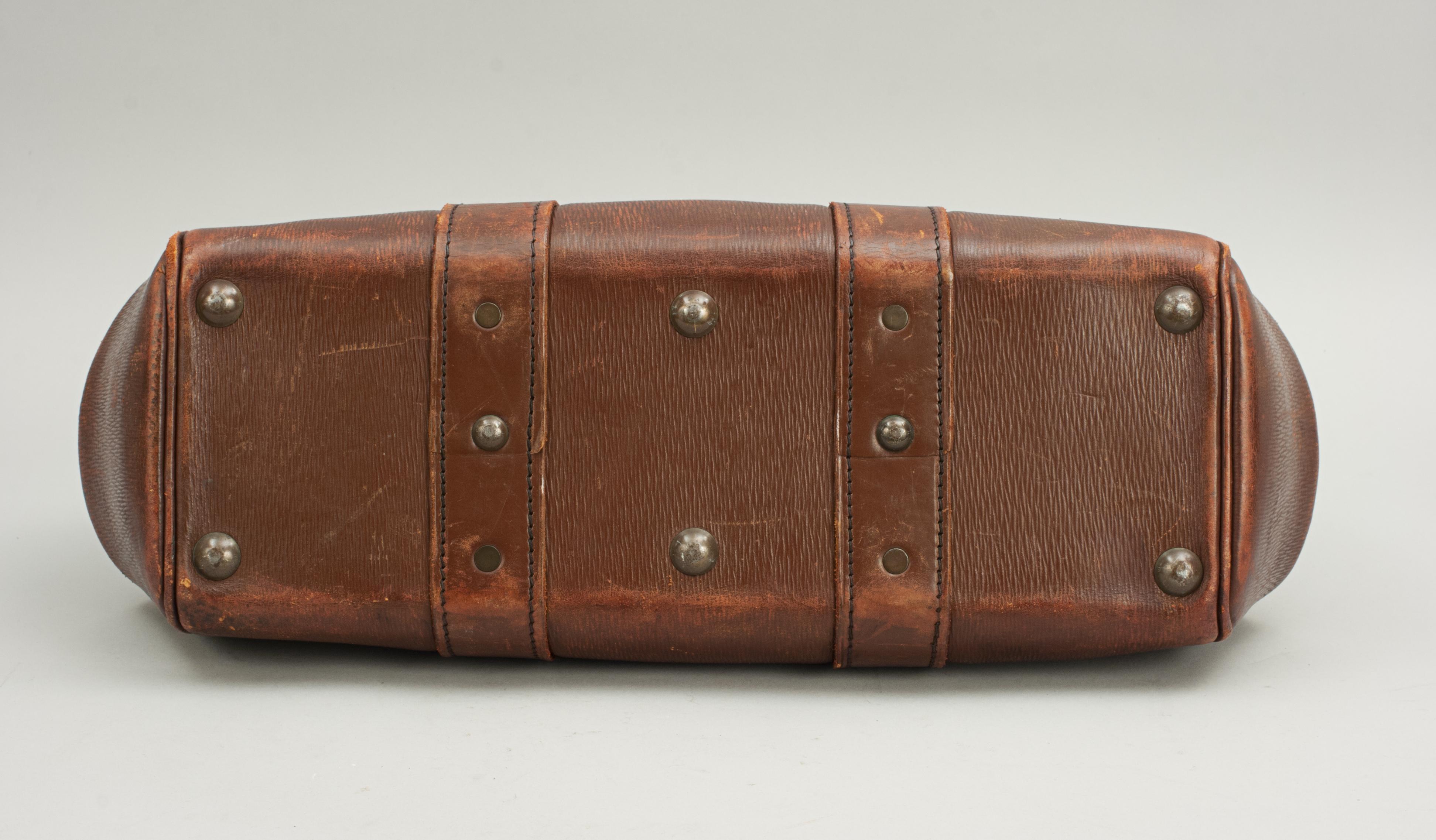 Vintage Gladstone Money Bag in Leather 5
