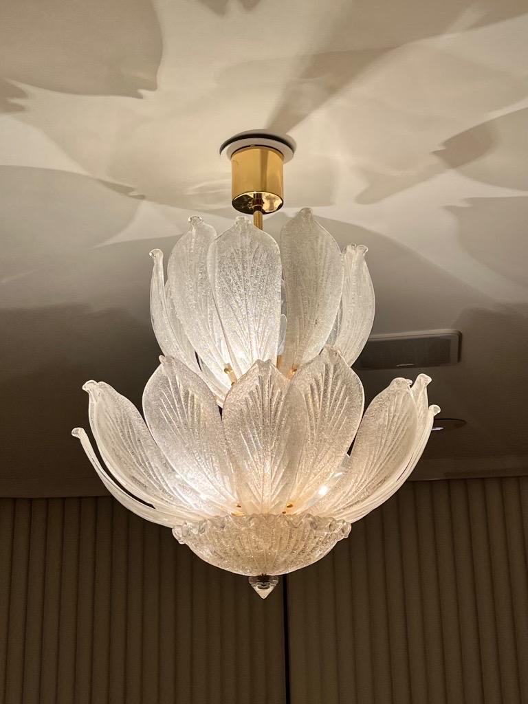 Fatto a mano Lampadario vintage glam in vetro di Murano Scarvo con petali floreali a doppio strato in ottone