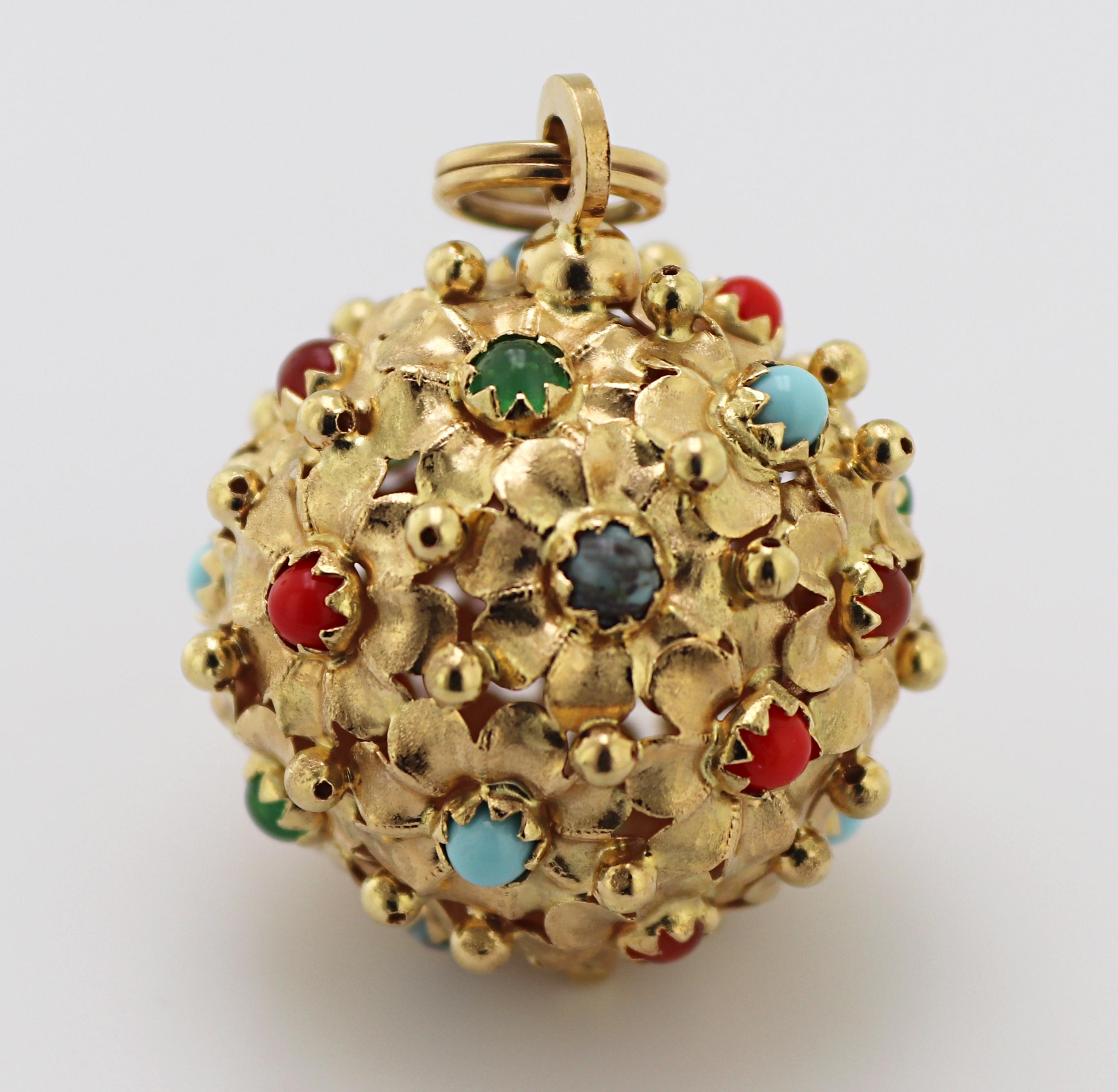 Vintage Glass, 18K Yellow Gold Large “Floral Ball” Fob/Pendant In Excellent Condition For Sale In Pleasant Hill, CA