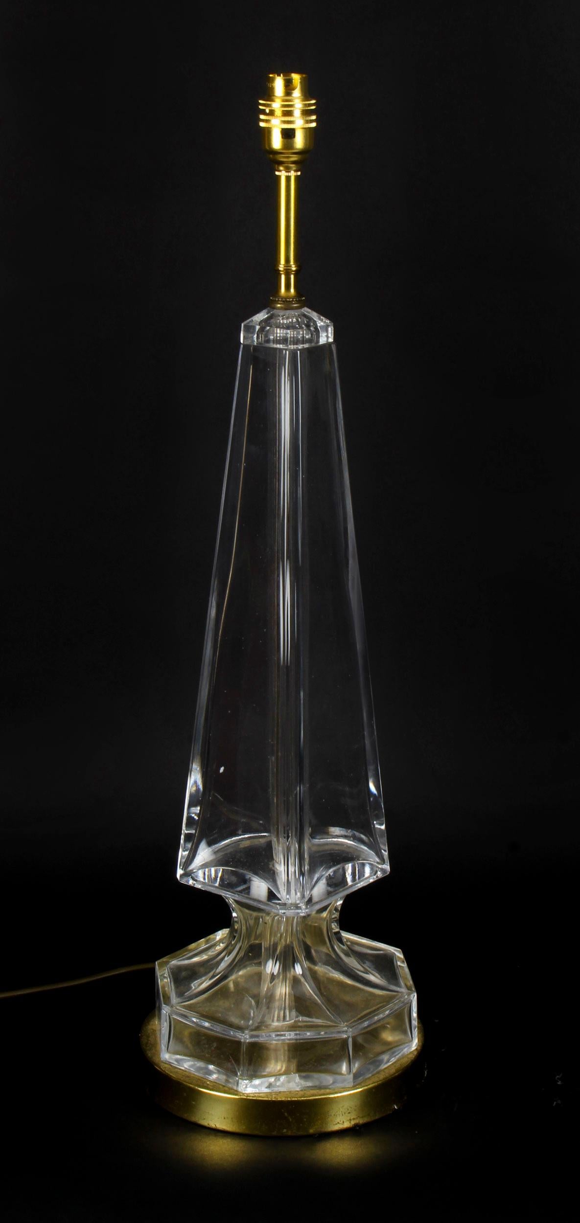 Vintage Glass and Brass Table Lamp of Obelisk Form, Mid-20th Century In Good Condition For Sale In London, GB