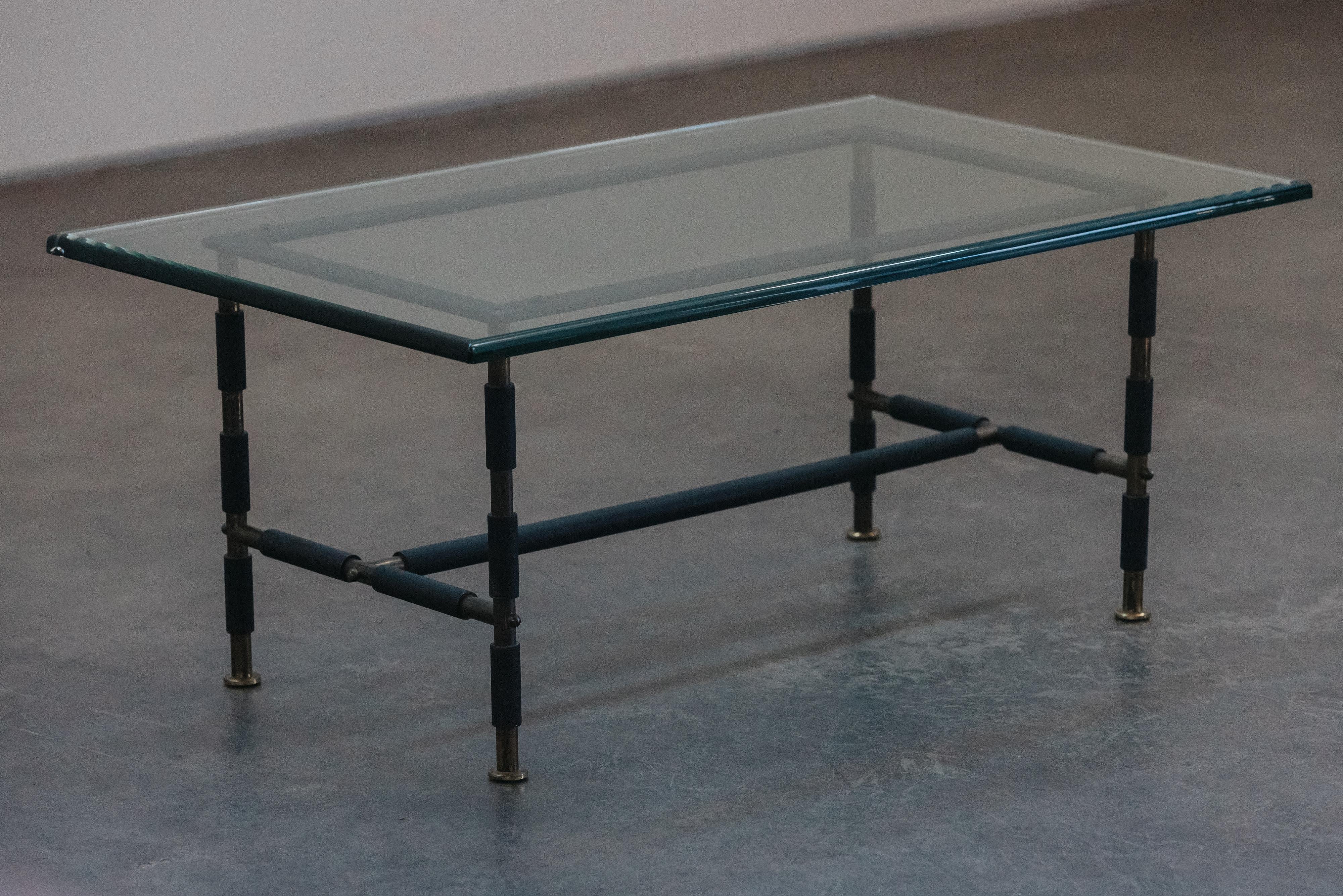 Couchtisch aus Glas und Metall von Fontana Arte, Italien, 1970 (Europäisch) im Angebot