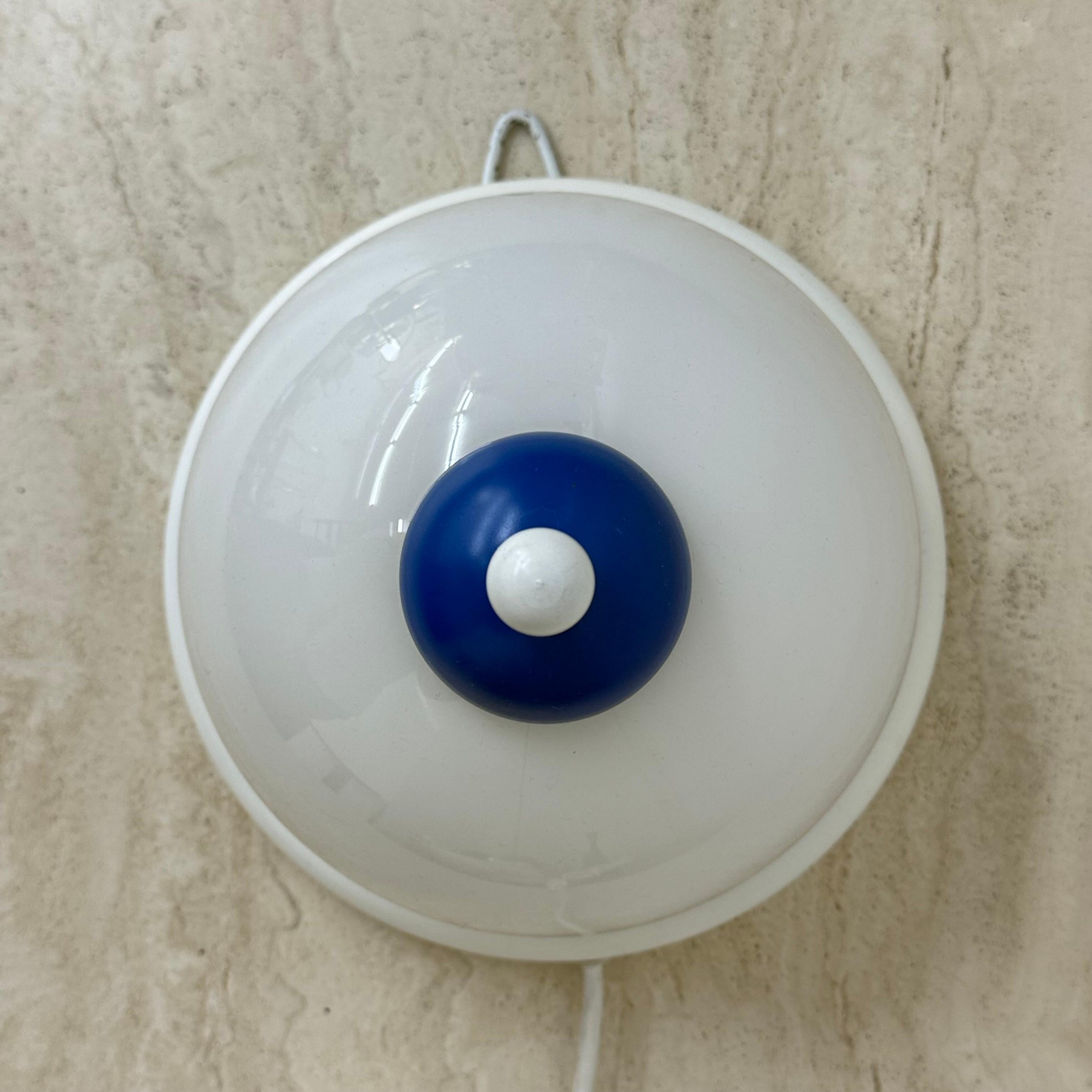 Applique murale vintage en verre bleu et blanc, 1970 en vente 7