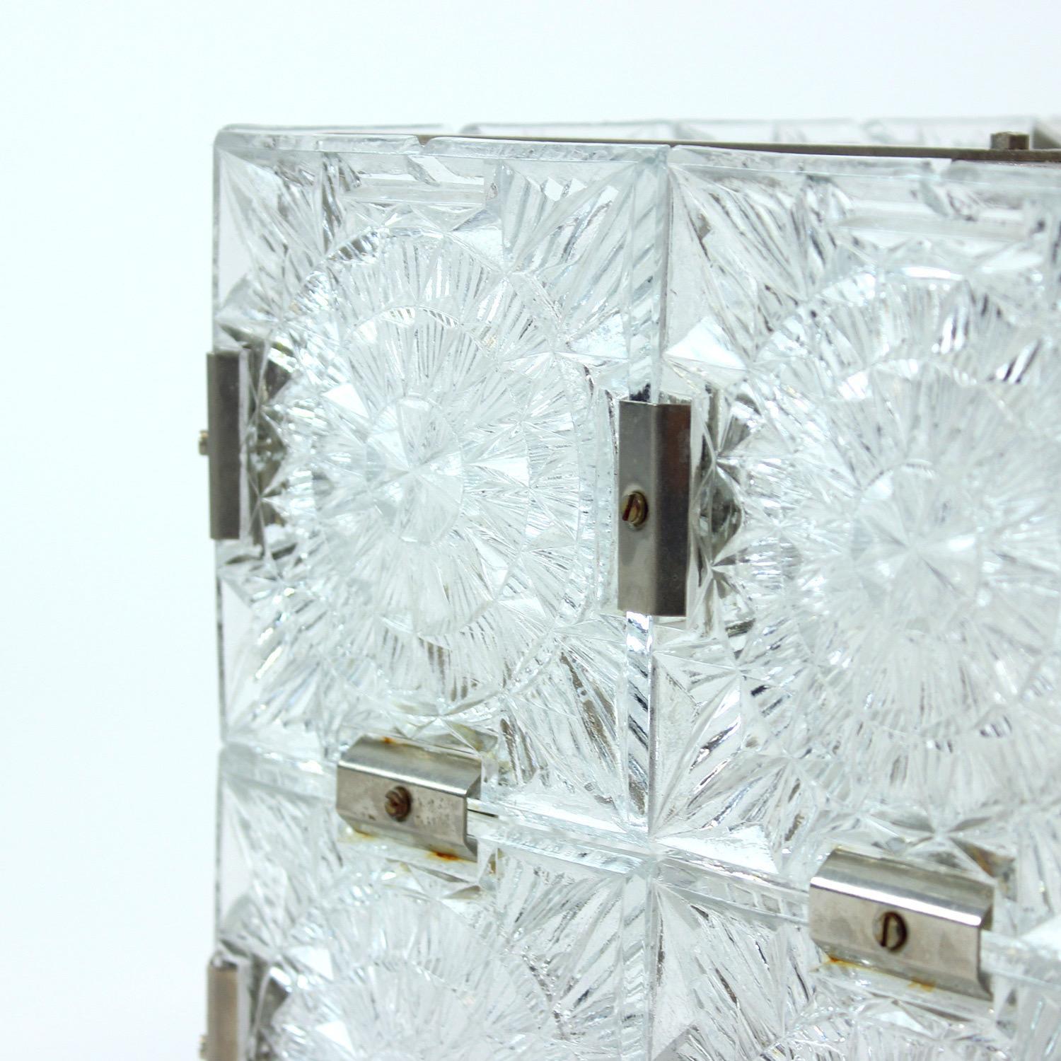 Bohemian Cube Pendand aus Glas von Kamenicky Senov, Tschechoslowakei, 1970er Jahre (Tschechisch) im Angebot