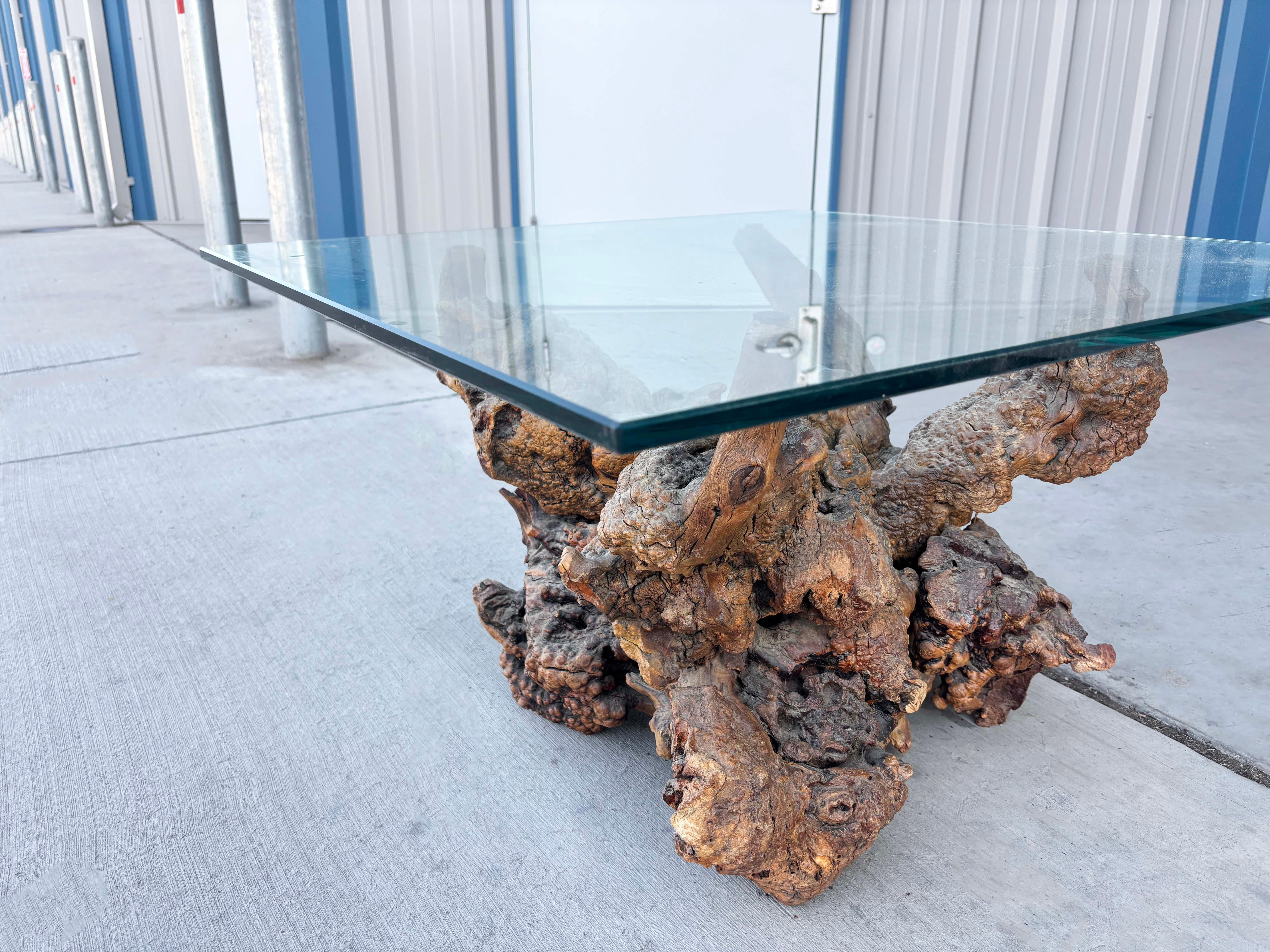 Table d'appoint vintage en verre et bois de bouleau en vente 3