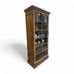 Armoire en verre vintage