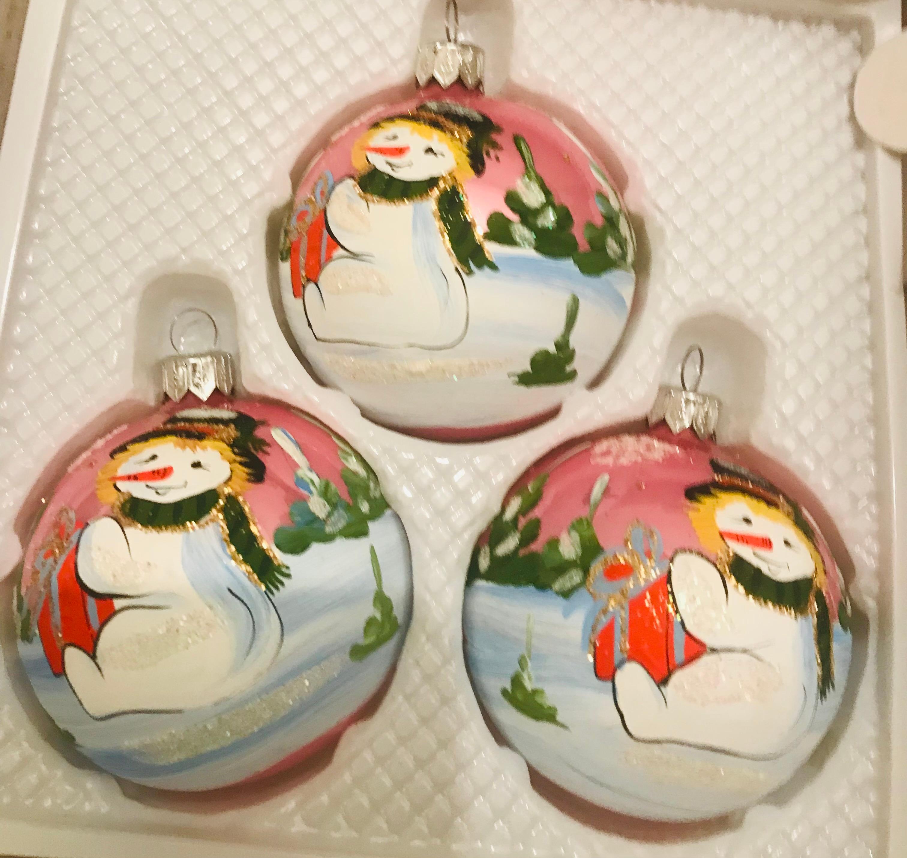 Vintage Glass Christmas Ornaments Handpainted In Good Condition In Boca Raton, FL