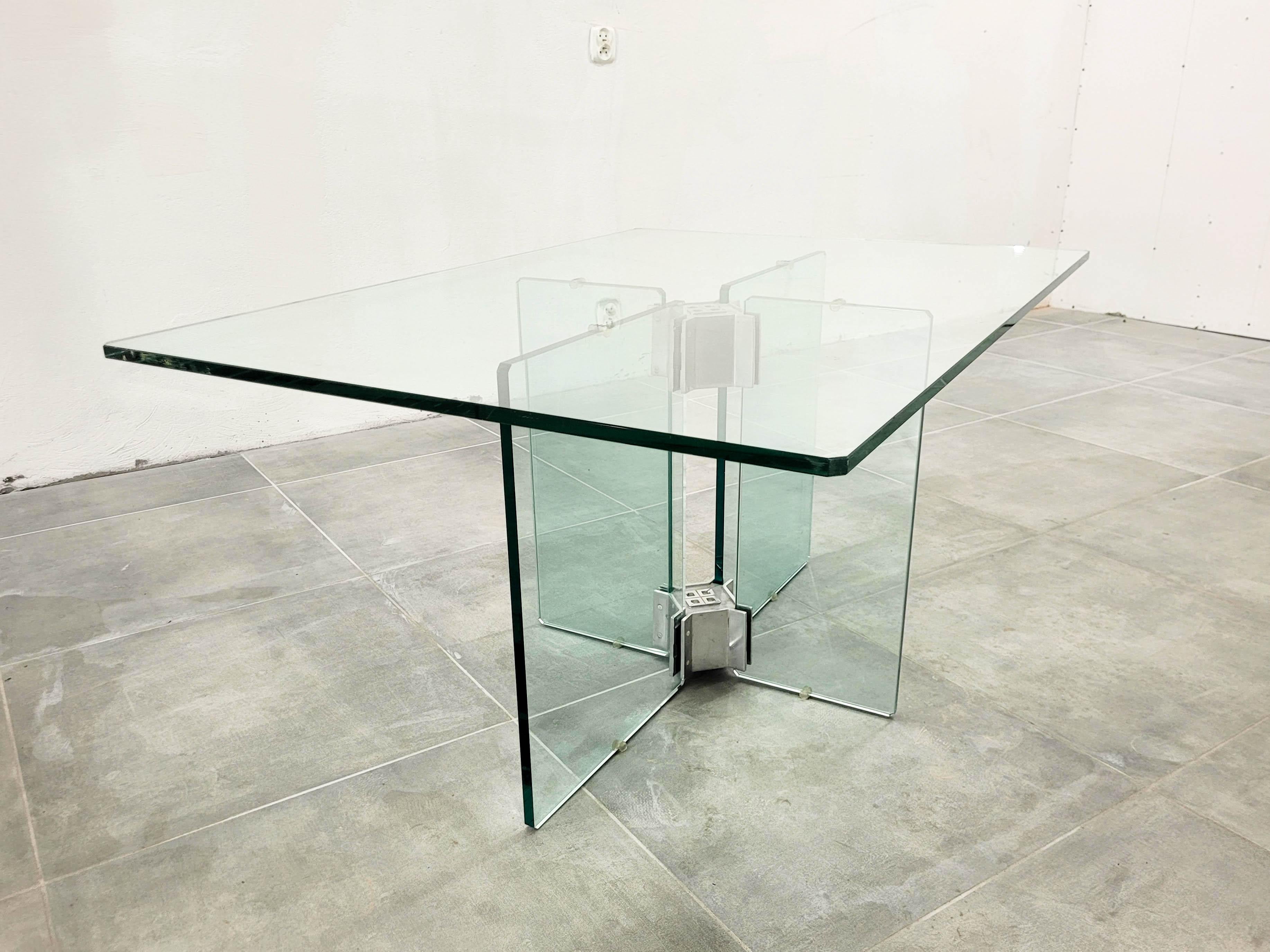 Couchtisch aus Glas im Vintage-Stil, Peter Ghyczy zugeschrieben, 1970er Jahre im Angebot 3