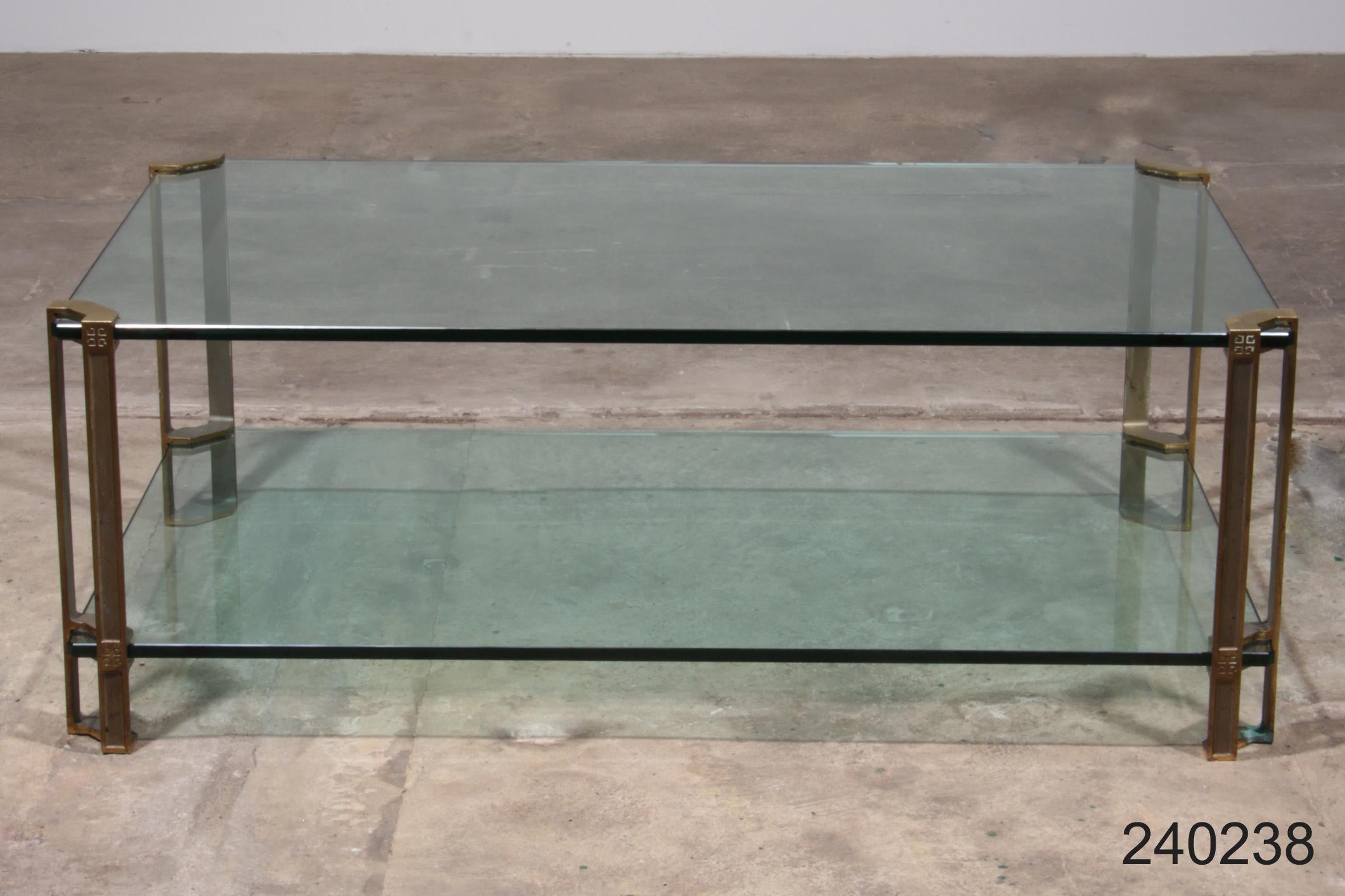Table basse en verre vintage de Peter Ghyczy, modèle T24 en vente 5