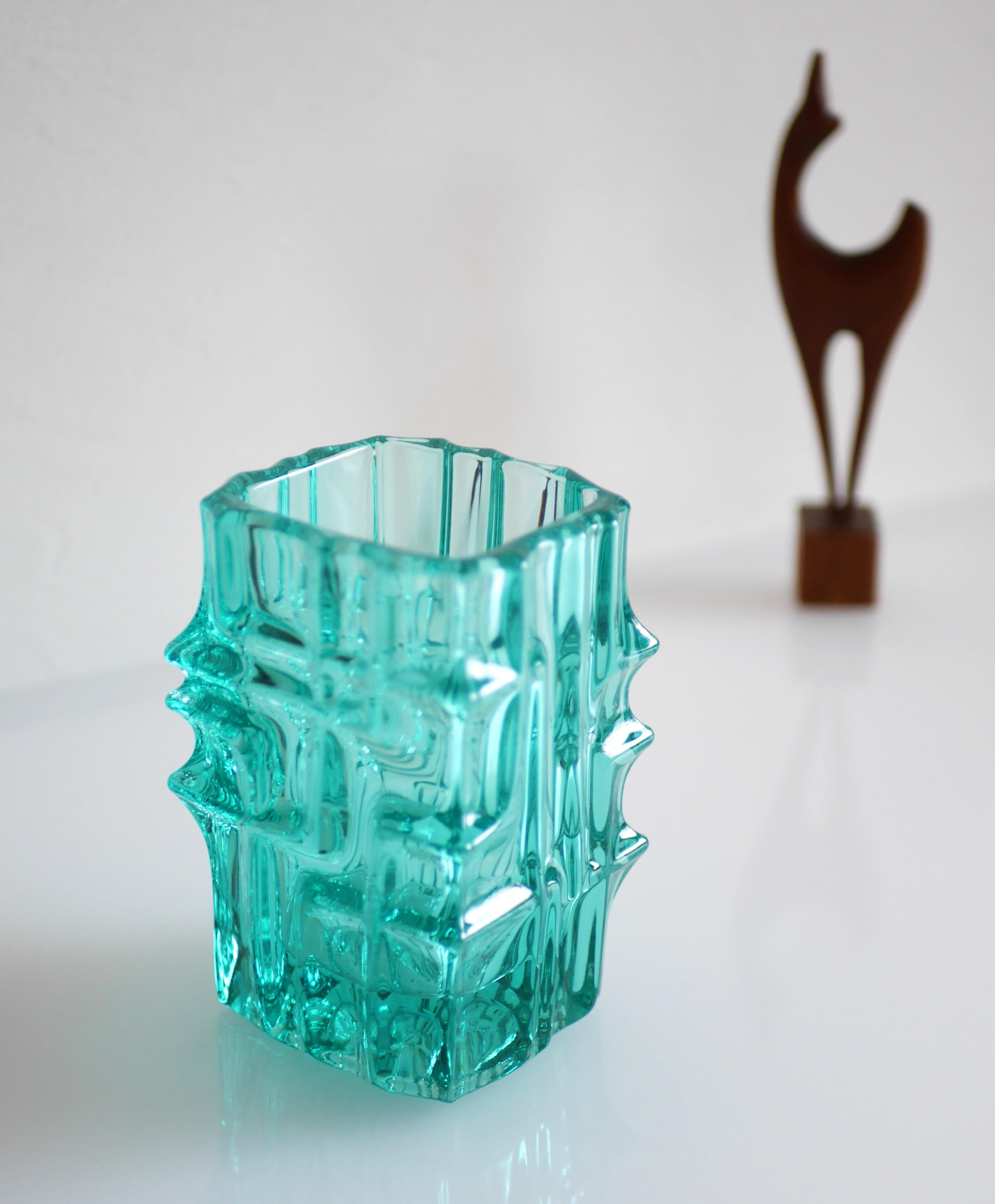Milieu du XXe siècle Vase en verre vintage, connu sous le nom d'« Abstract » par Sklo Union, République tchèque