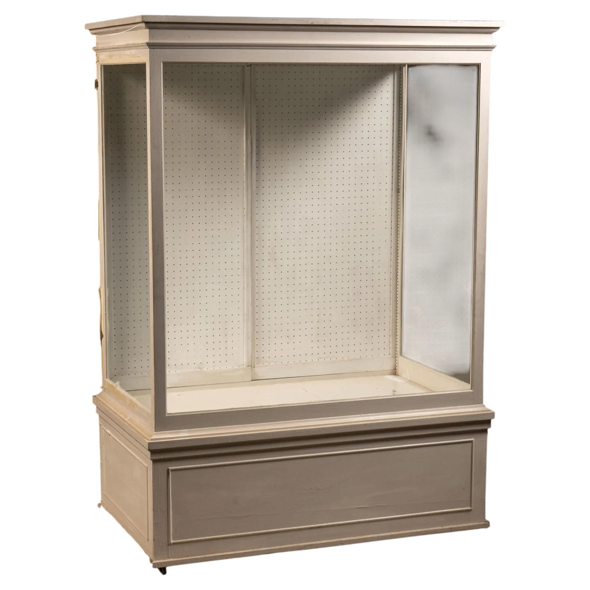 Vintage-Vitrine mit Glasfront für den Einzelhandel im Angebot