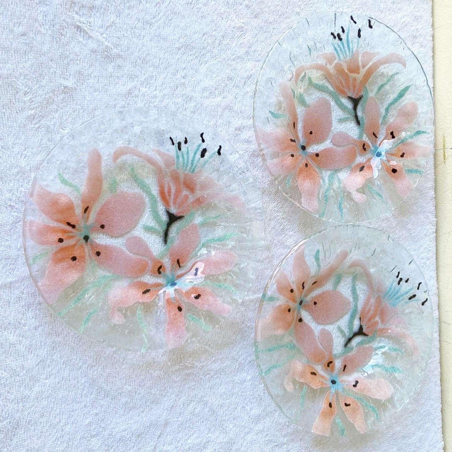 piatti a forma di fiore