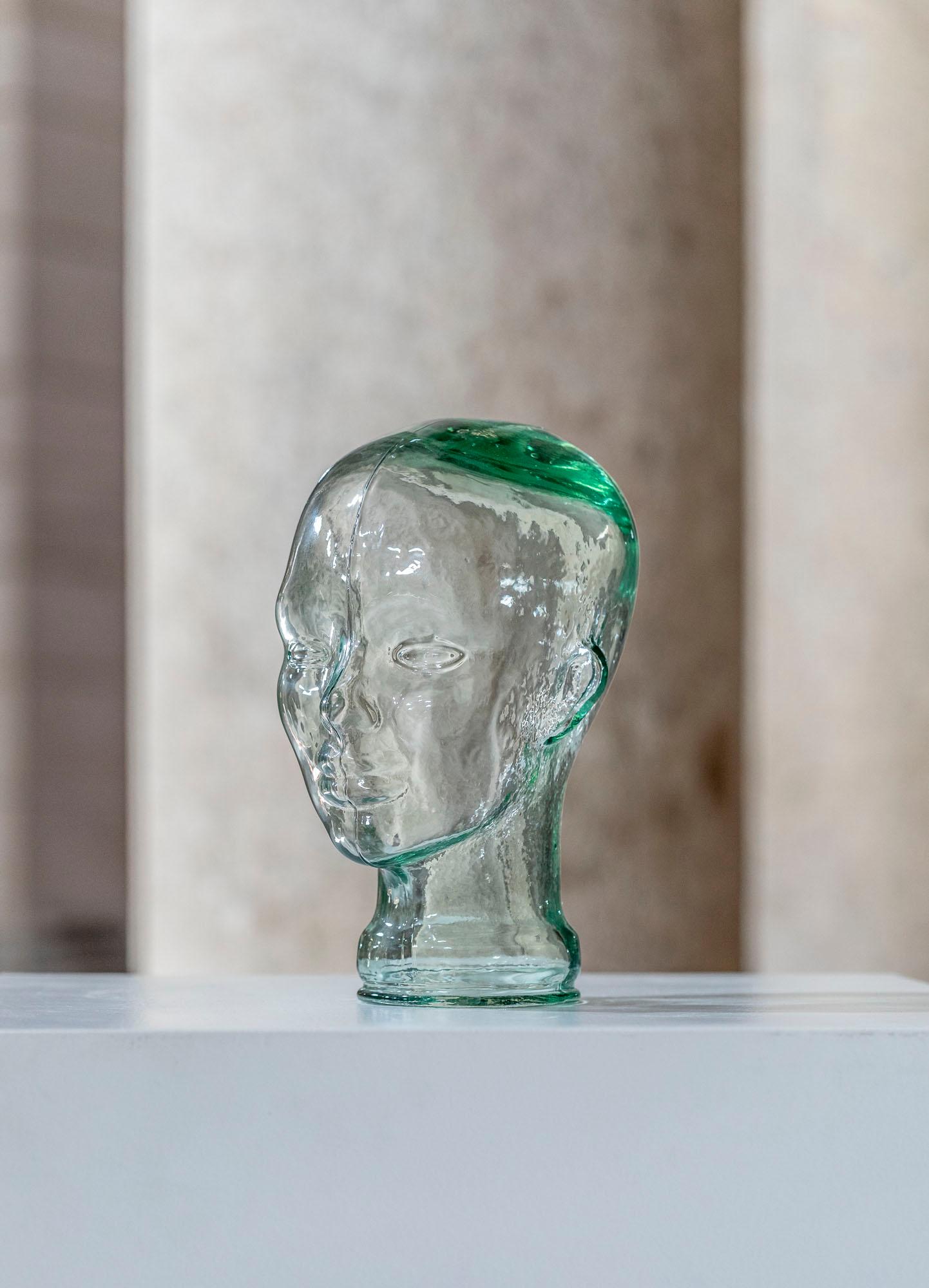 Vintage glass mannequin head, attributed to Piero Fornasetti Italy, circa 1960.
Beautiful glass head in the tone of teal.