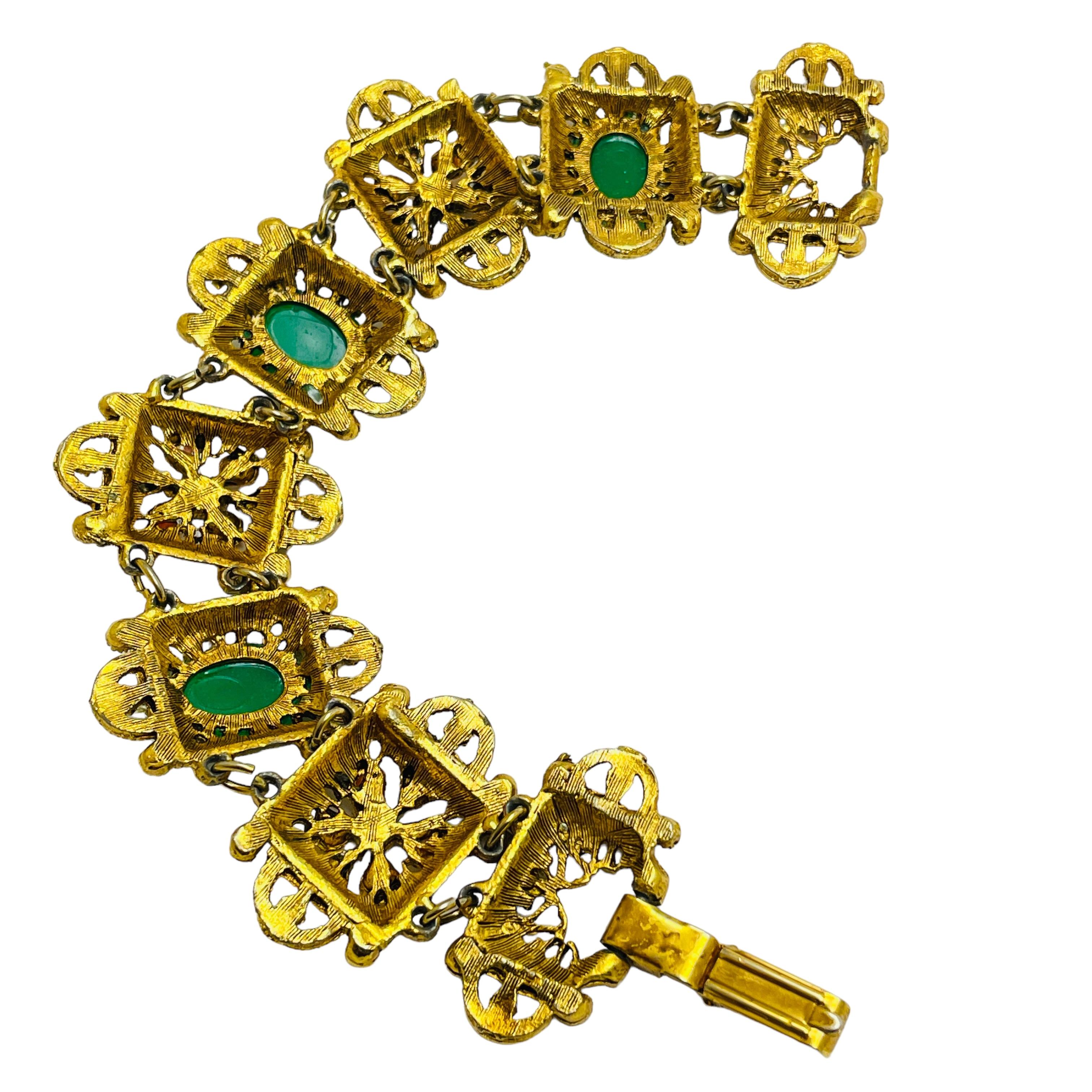 Vintage glass jade coral gold link designer bracelet In Good Condition For Sale In Palos Hills, IL
