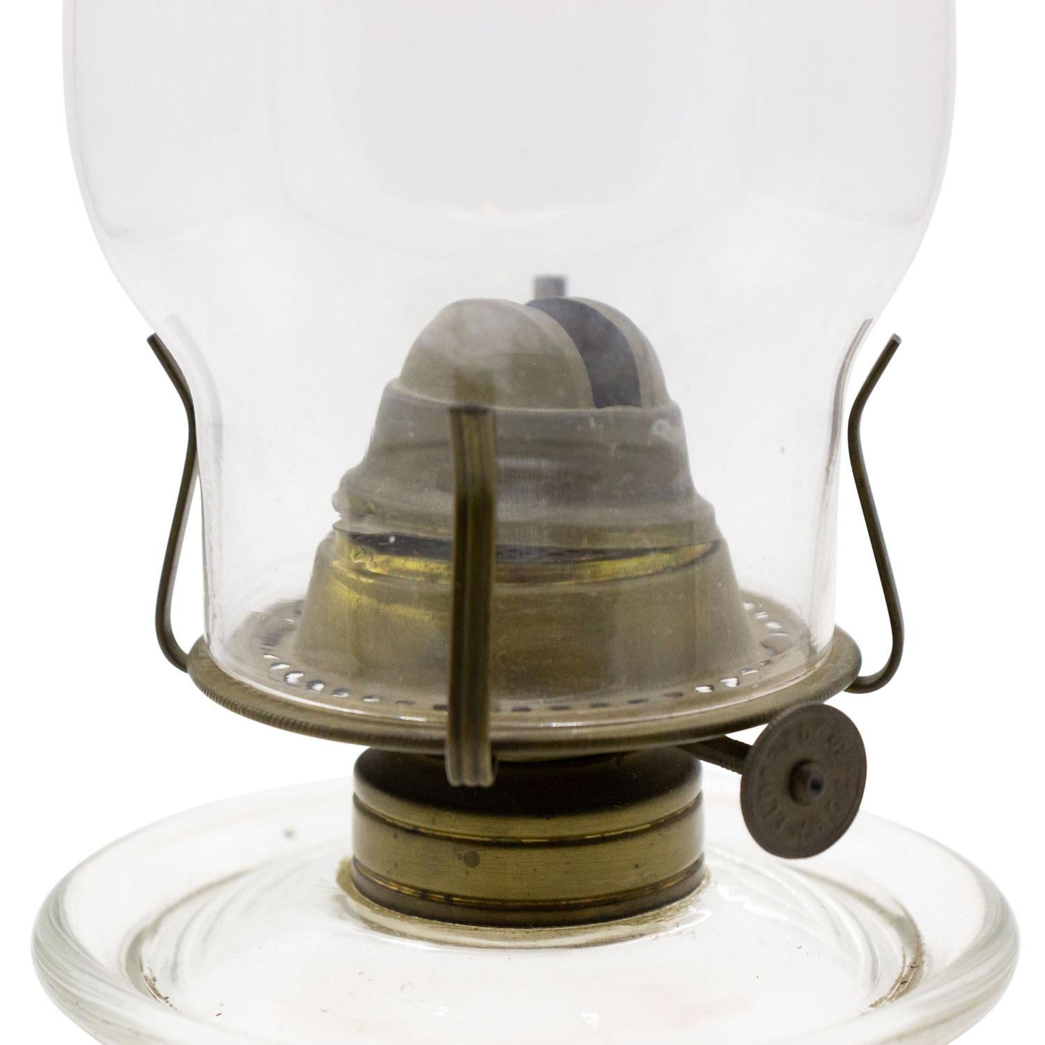 Lámpara de aceite de cristal vintage Estadounidense en venta