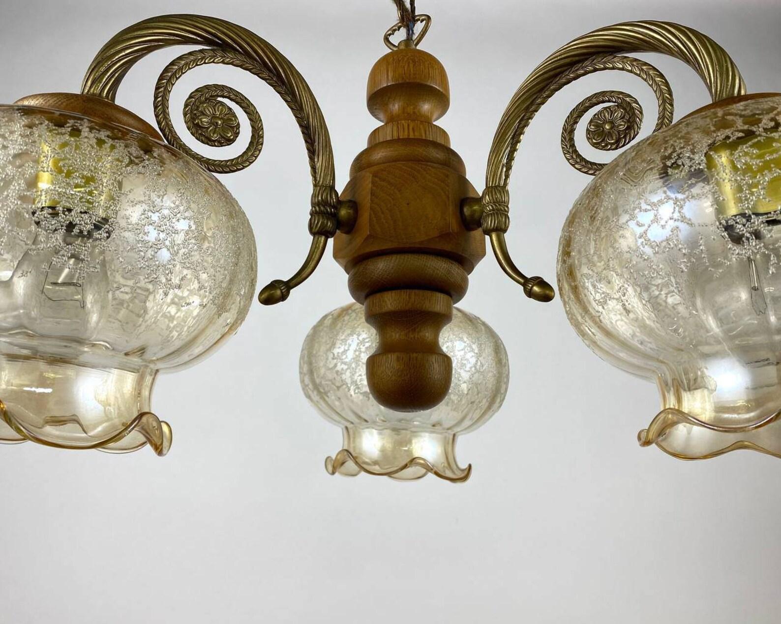 Vintage Glass Plafond Chandelier in Wooden And Brass Fittings, Belgium, 1980s In Excellent Condition In Bastogne, BE
