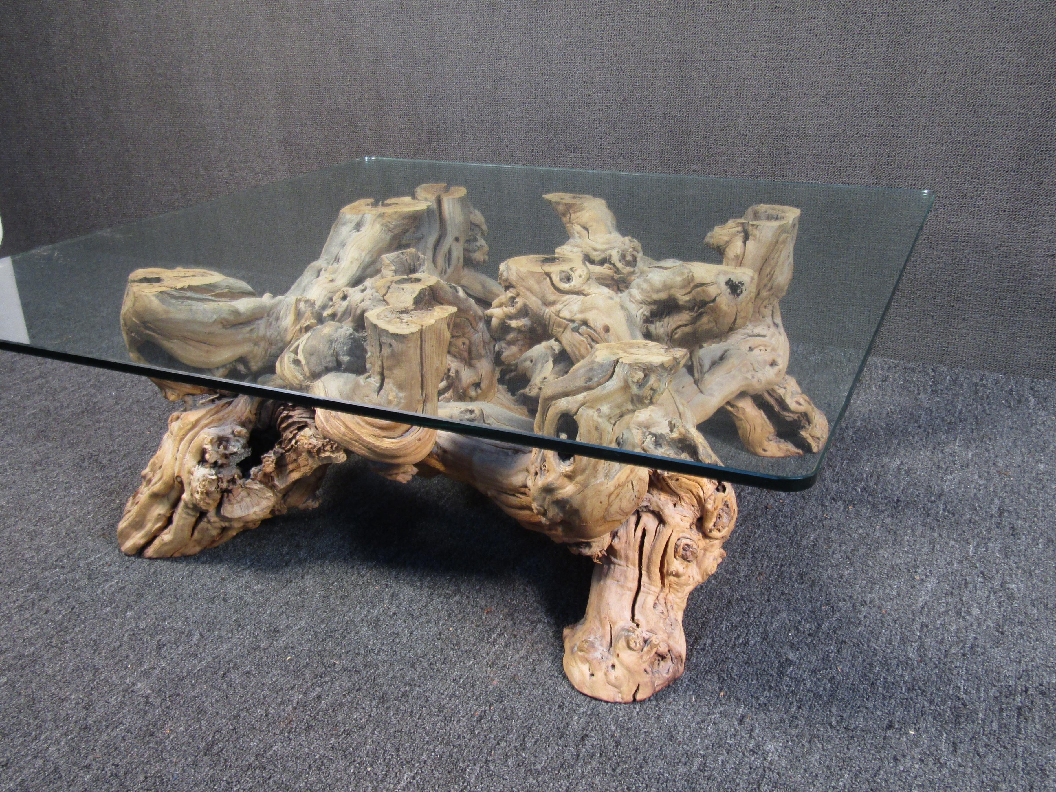 20ième siècle Table basse vintage en bois flotté avec plateau en verre en vente