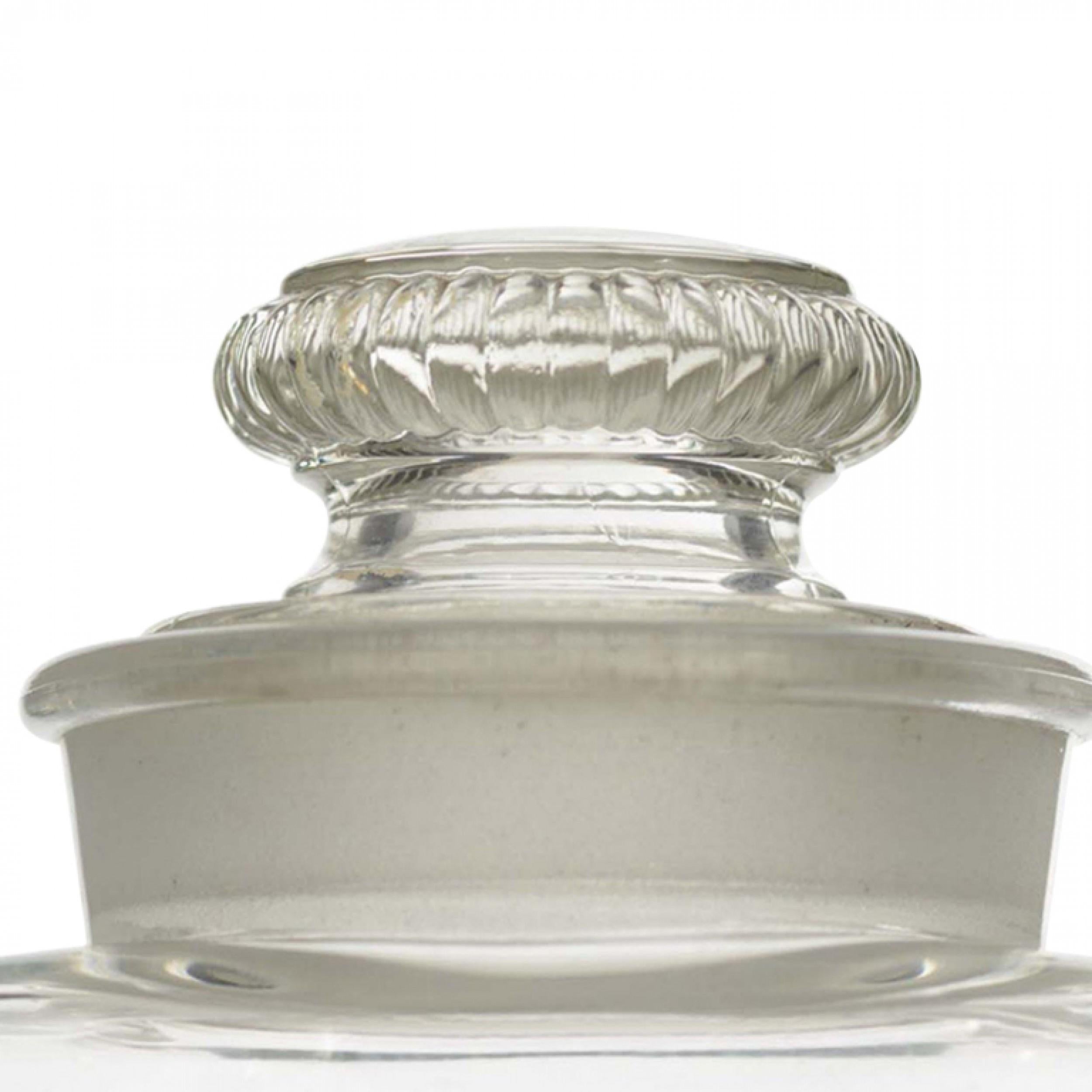 Vintage rechteckigen Glas Eitelkeit Glas mit einem geschliffenen Glas runden Stopfen