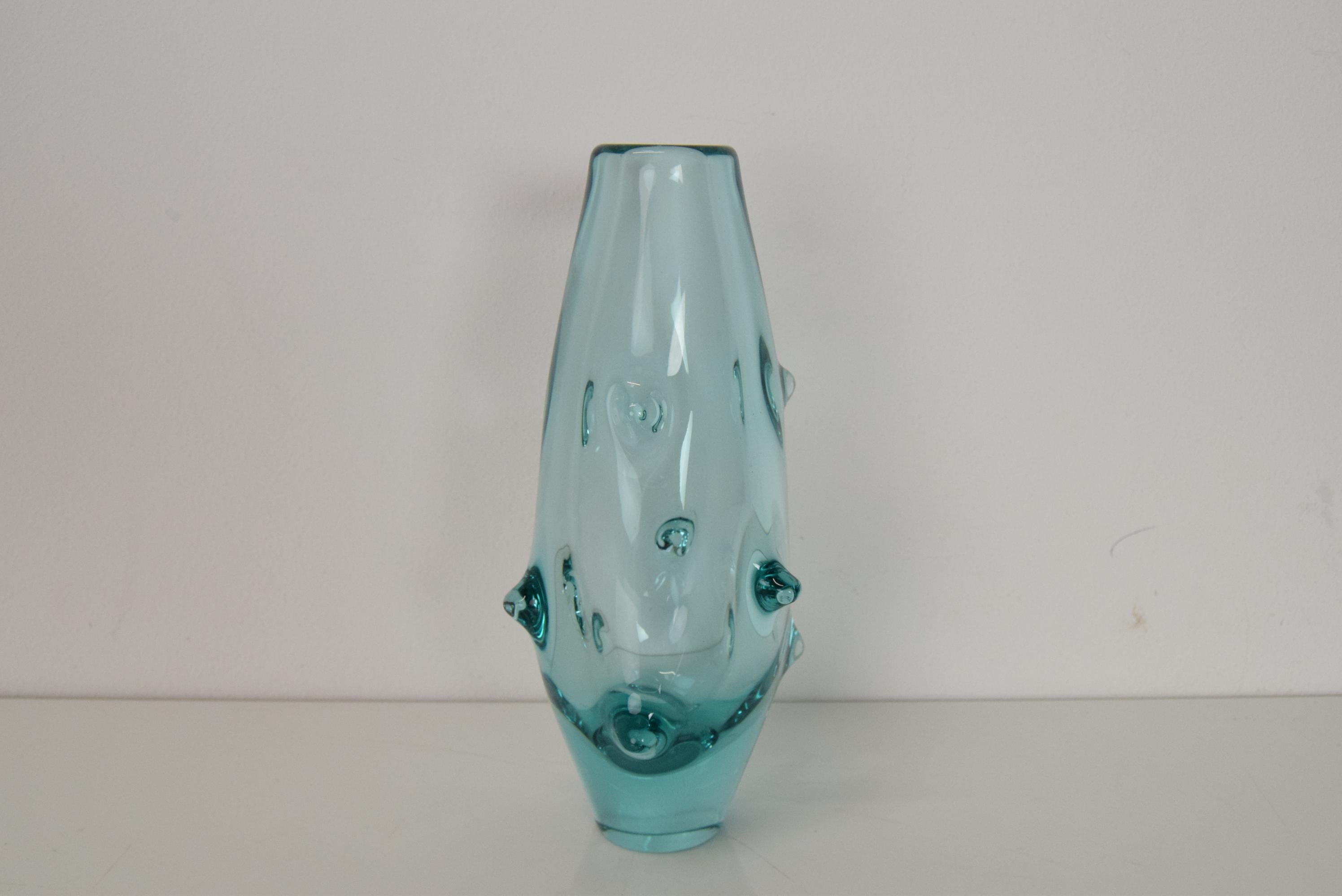 Mid-Century Modern Vase en verre vintage Miroslav Klinger pour Zelezny Brod, années 1960 en vente