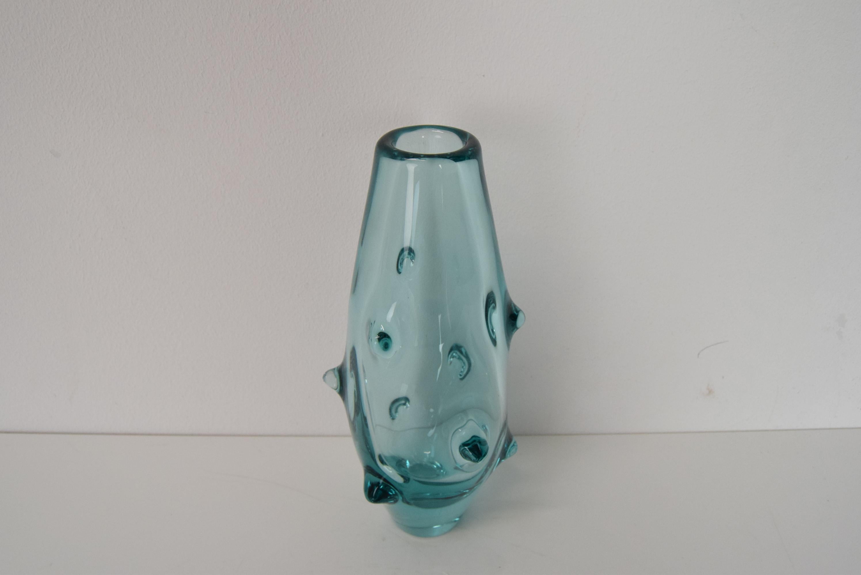 Vintage Glass Vase by Miroslav Klinger for Zelezny Brod Glasswork, 1960s For Sale 1