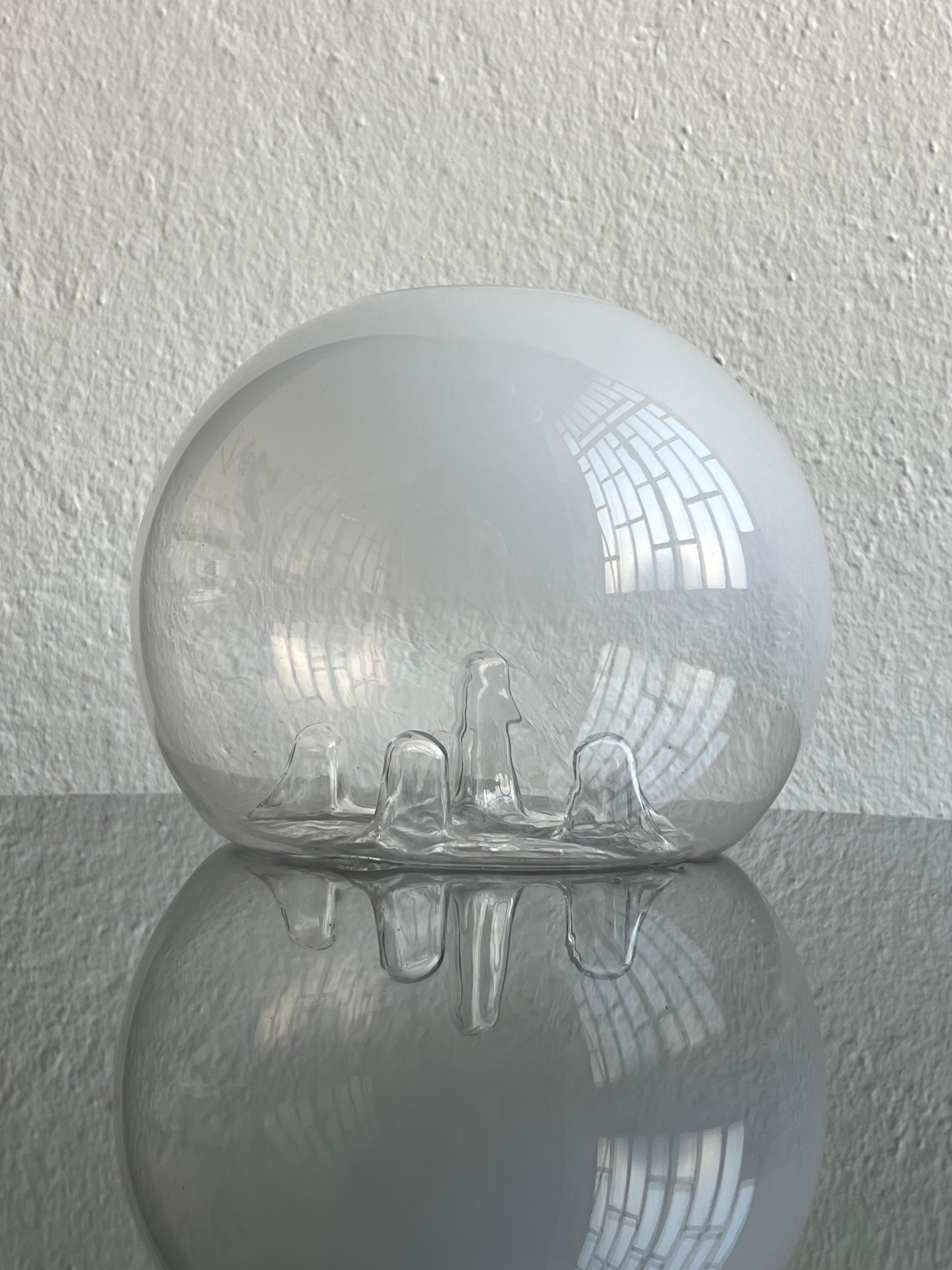 Vase Vintage Murano - Verre sculptural - Vase décoratif en verre

Vase Vintage Murano en verre clair et 