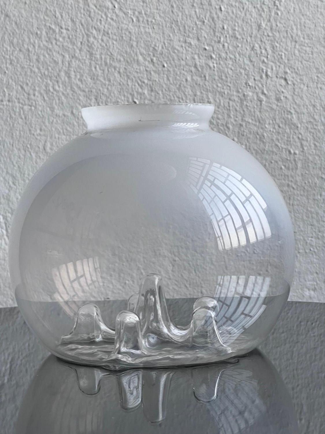 Mid-Century Modern Vase en verre de Murano décoratif, style Toni Zuccheri en vente
