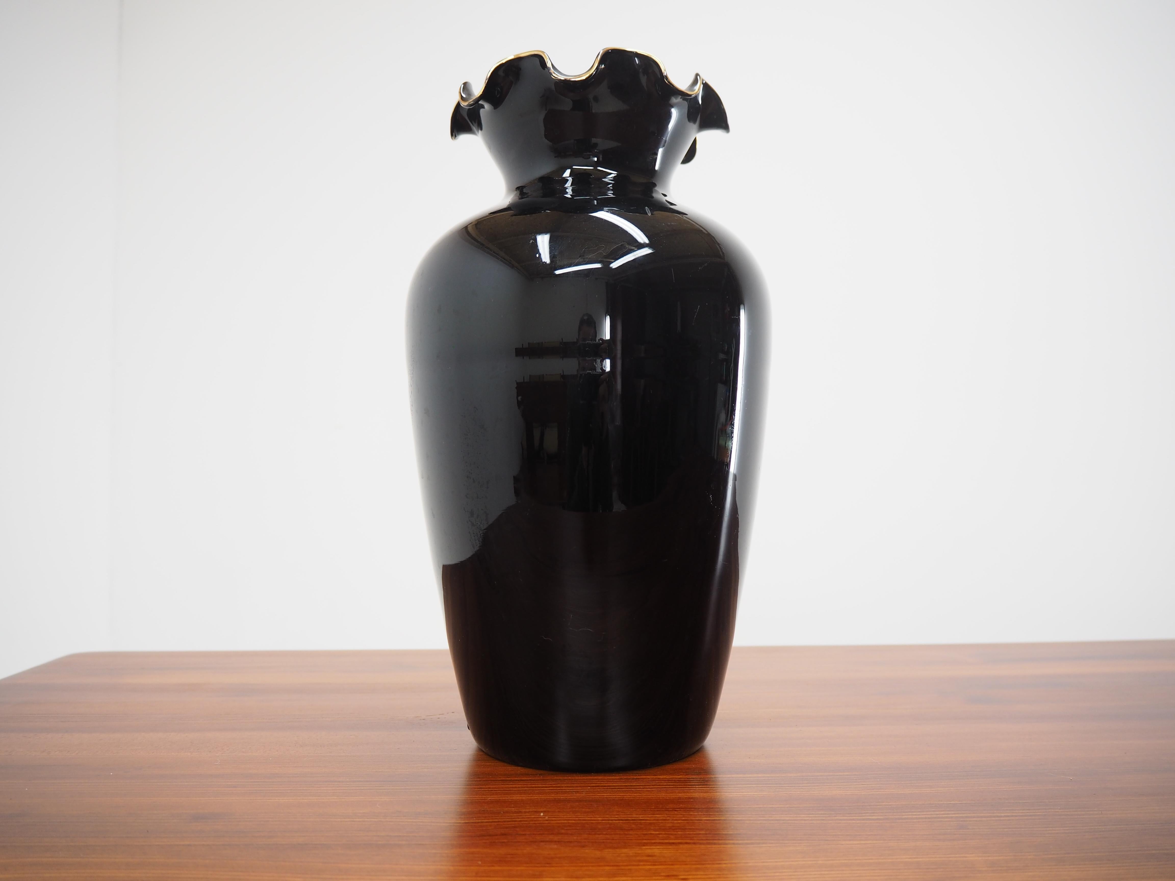 Vintage Glass Vase In Good Condition For Sale In Praha, CZ