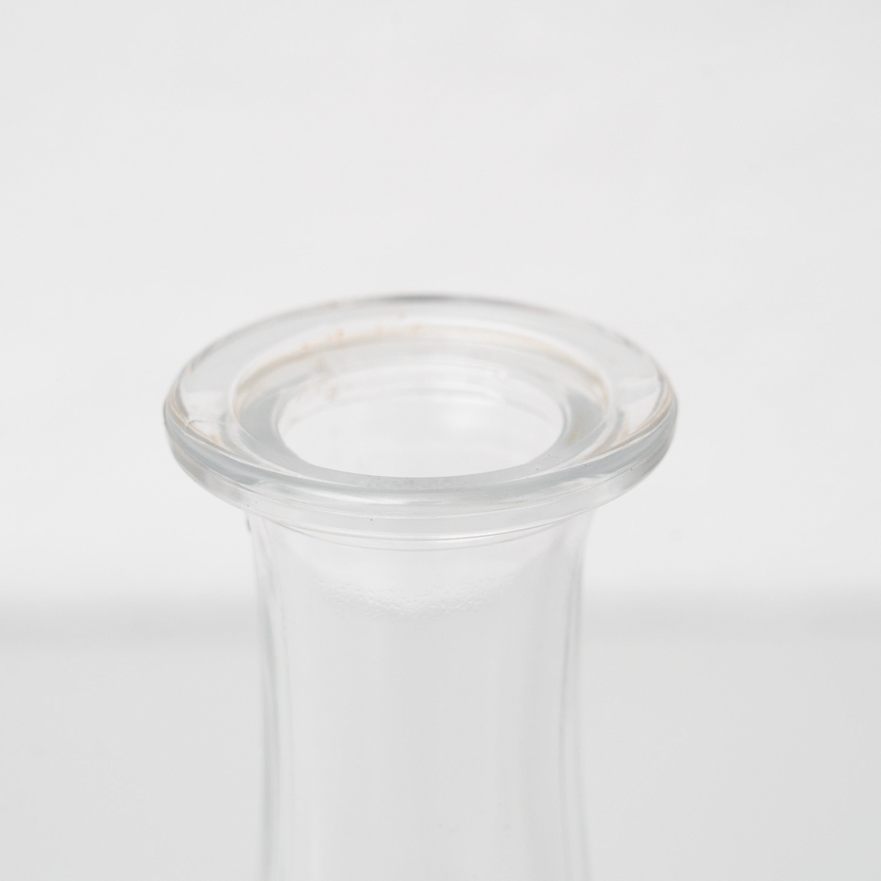 Vaso di vetro d'epoca con cappuccio a diamante, circa 1930 in vendita 4