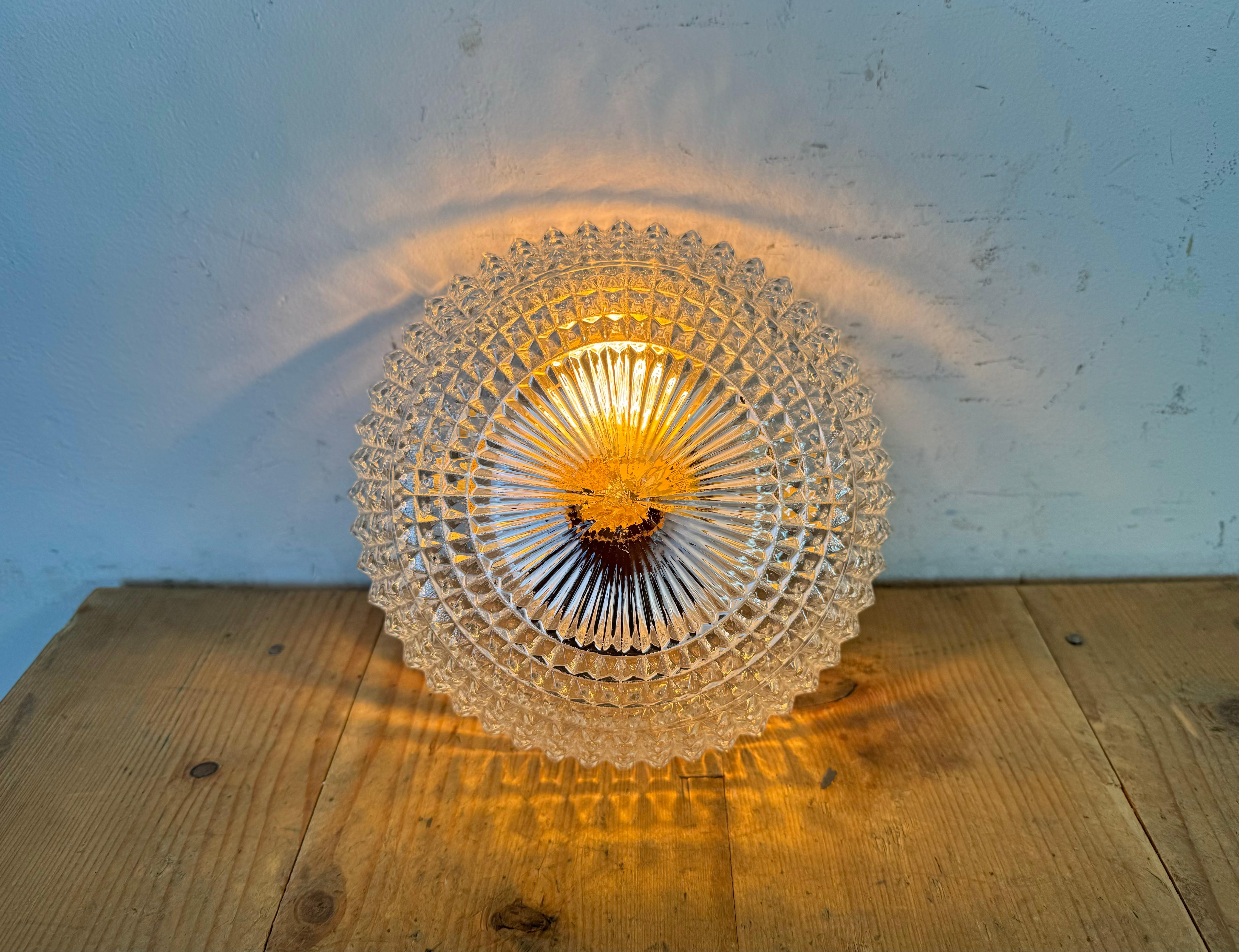 Lampada da parete o soffitto in vetro vintage, anni '70 in vendita 7