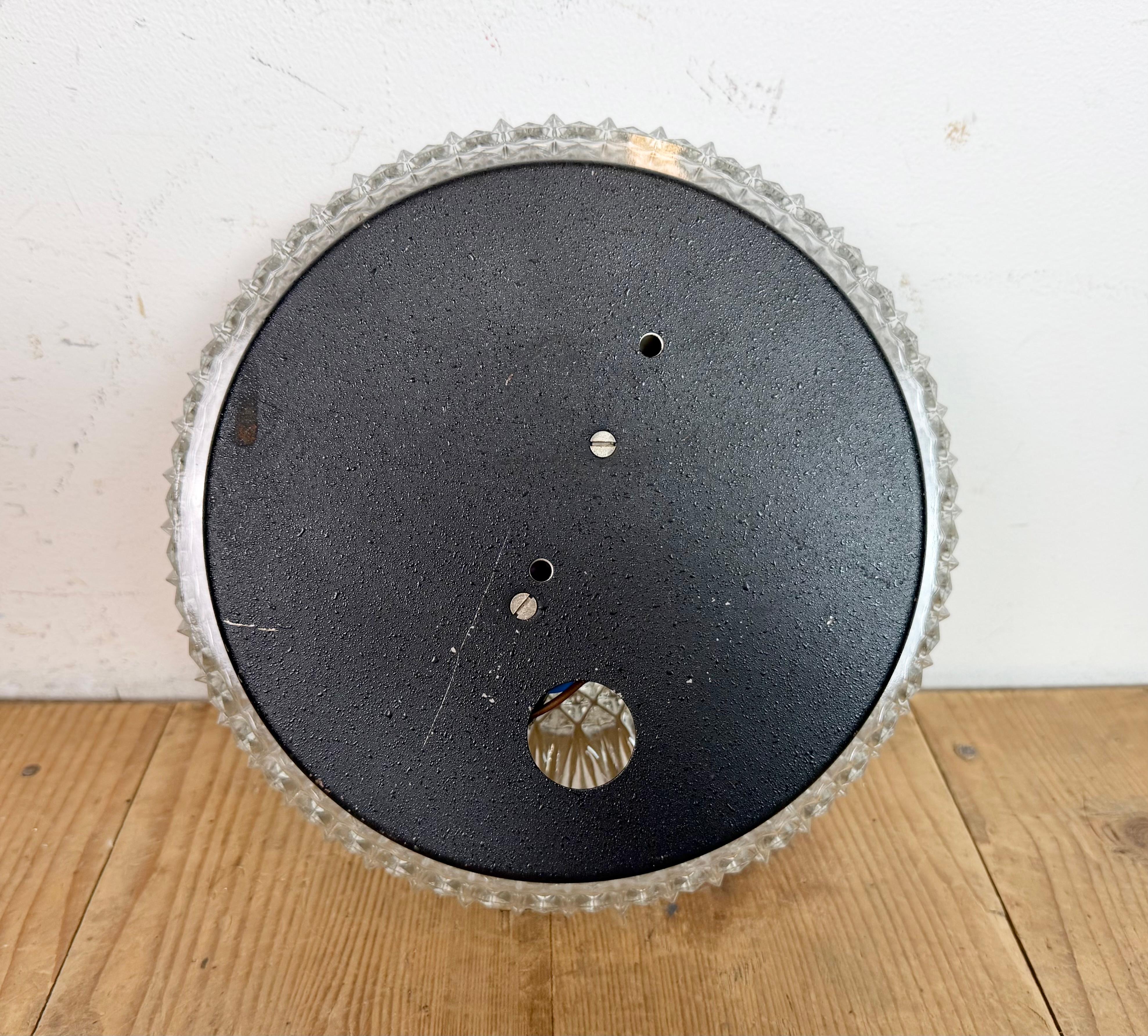 Vetro Lampada da parete o soffitto in vetro vintage di Elektroinstala, anni '70 in vendita