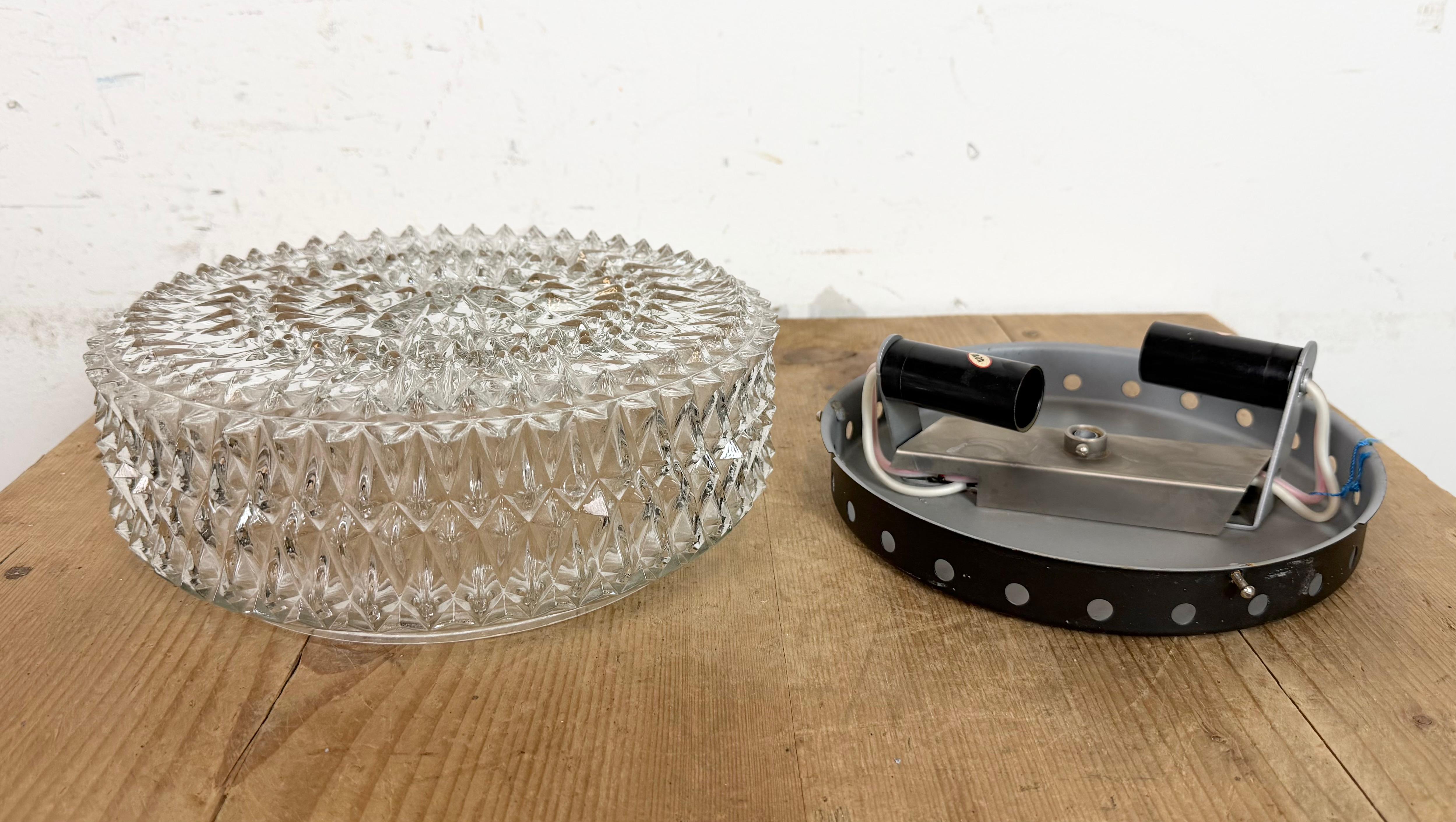 Lampada da parete o soffitto in vetro vintage di Elektroinstala, anni '70 in vendita 1