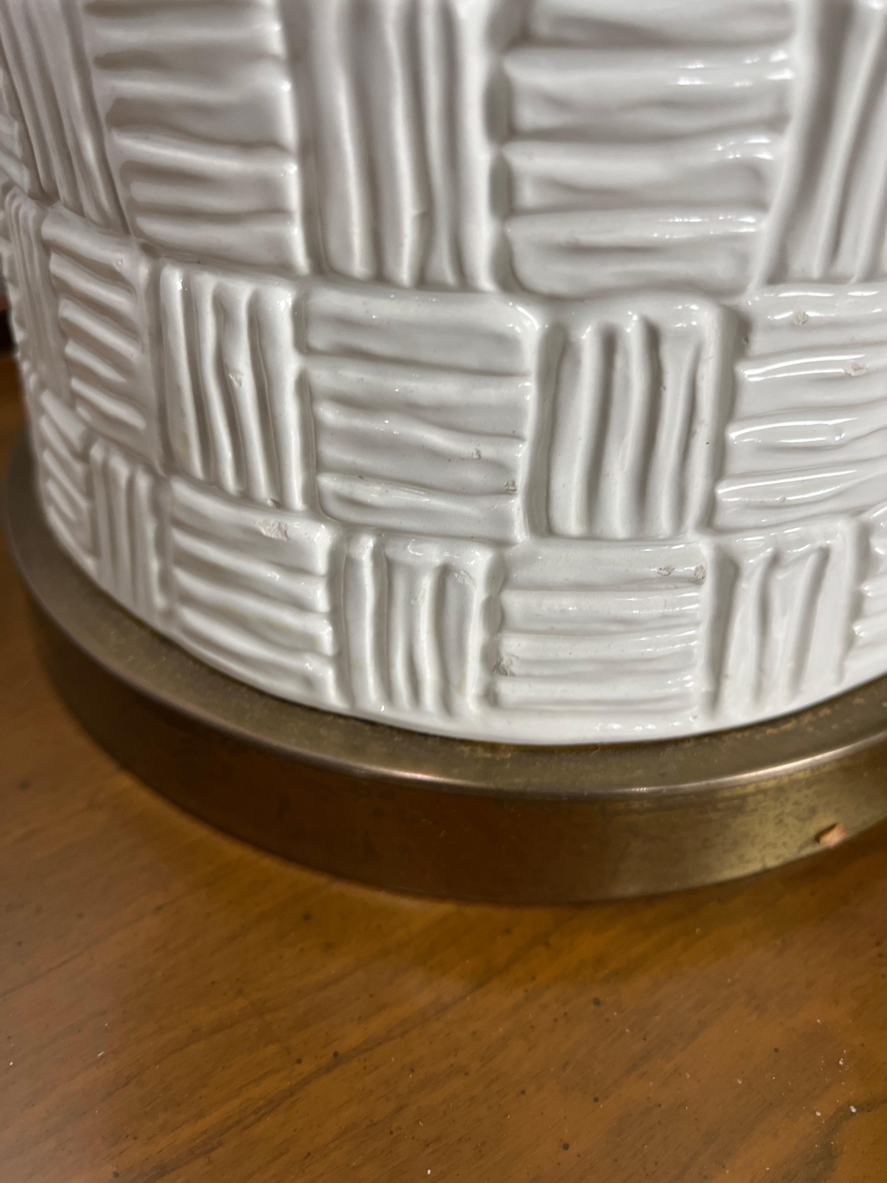 Vintage Glazed Ceramic Basket Weave Hansen Lamp Bon état - En vente à W Allenhurst, NJ