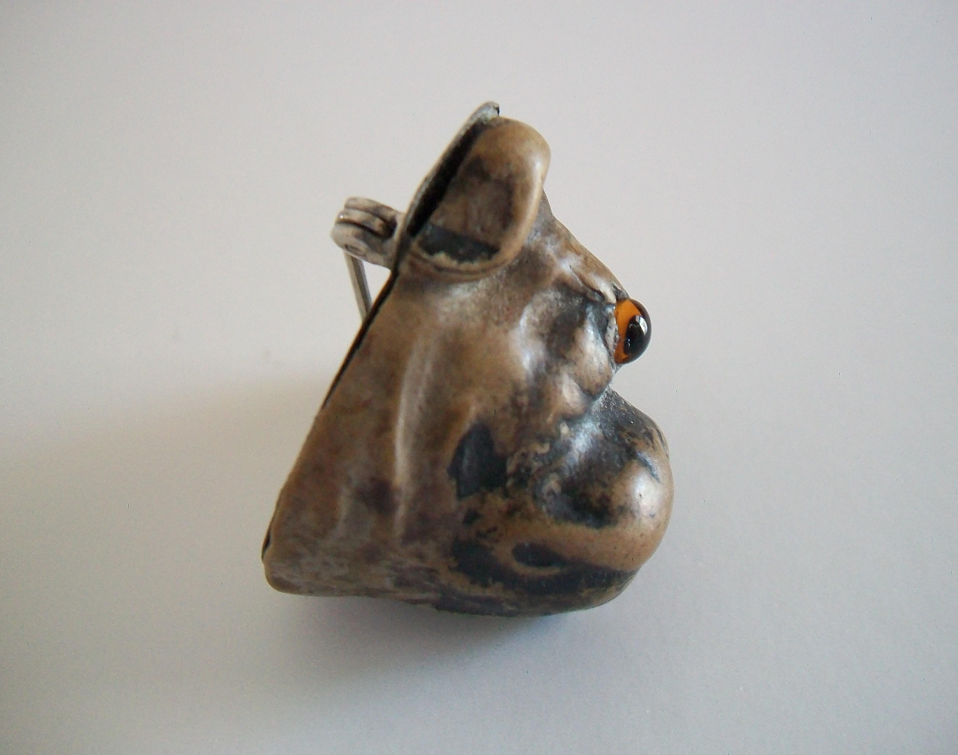 Vintage Glazed Ceramic 'Bull Dog' Brooch/Pin - Glass Eyes - Early 20th Century For Sale 1