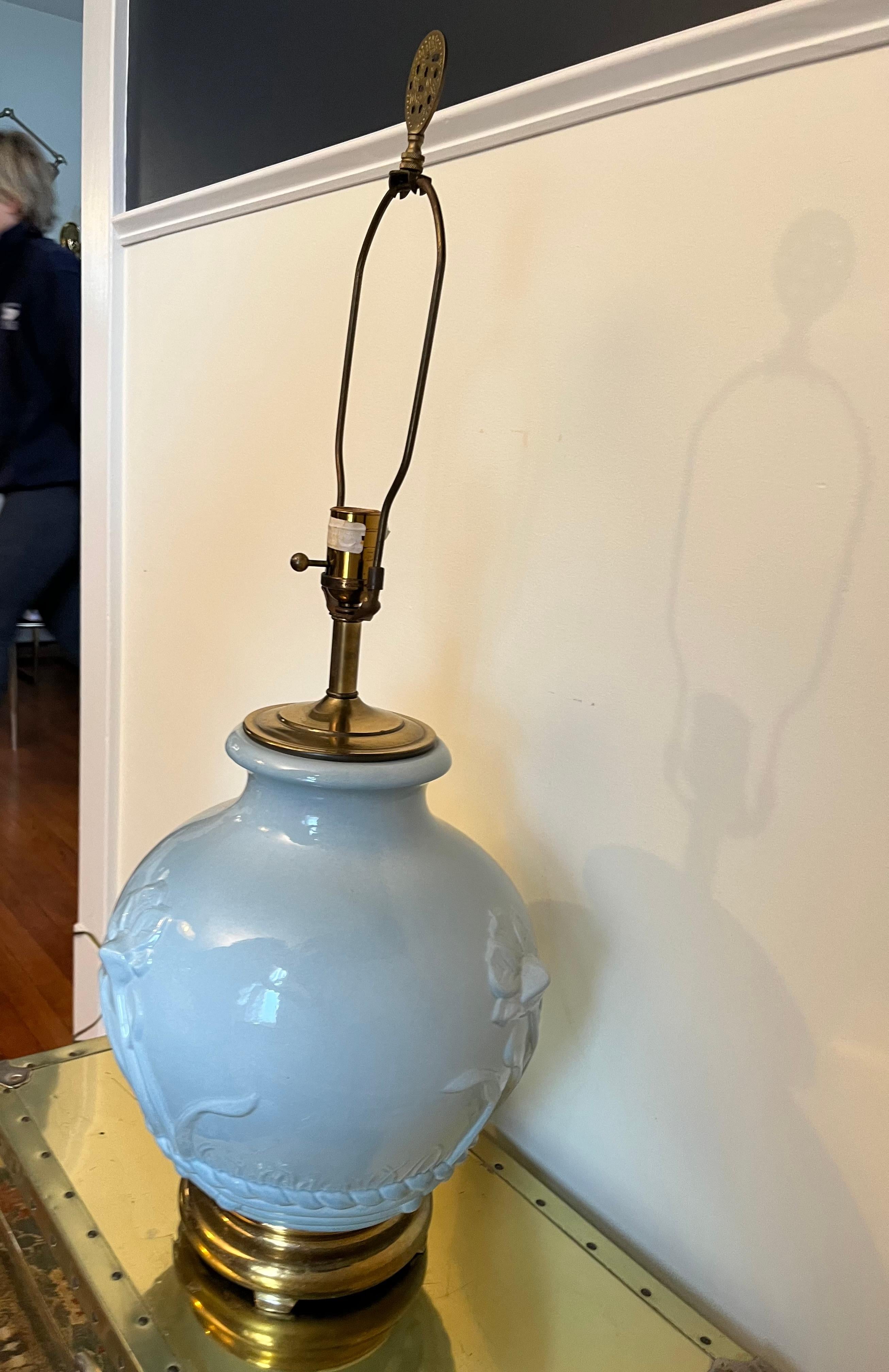 Vintage Glazed Ceramic Chinoiserie Lotus Lamp For Sale 1
