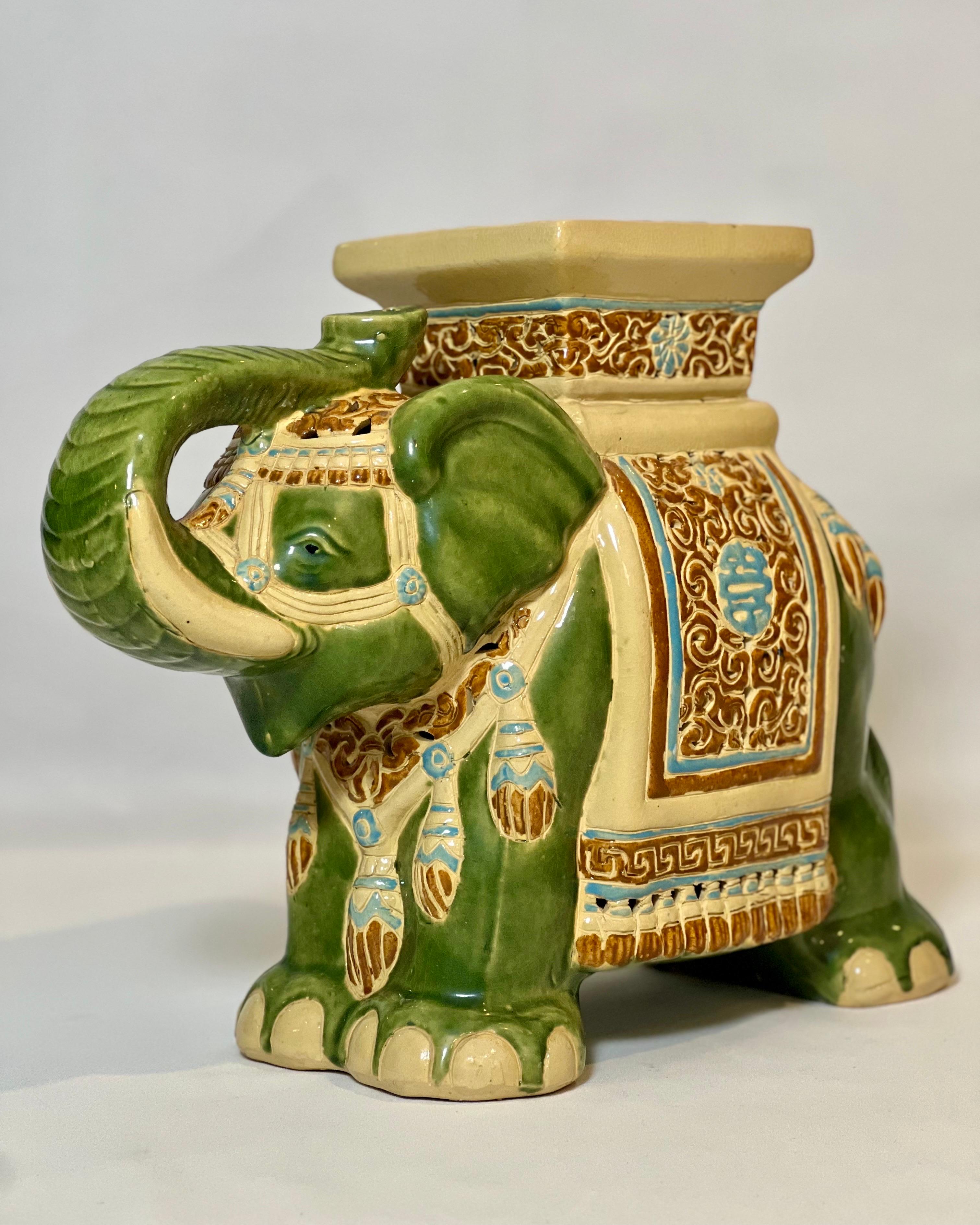 20ième siècle Vintage Glazed Ceramic Elephant Garden Stool, Side Table or Plant Stand en vente