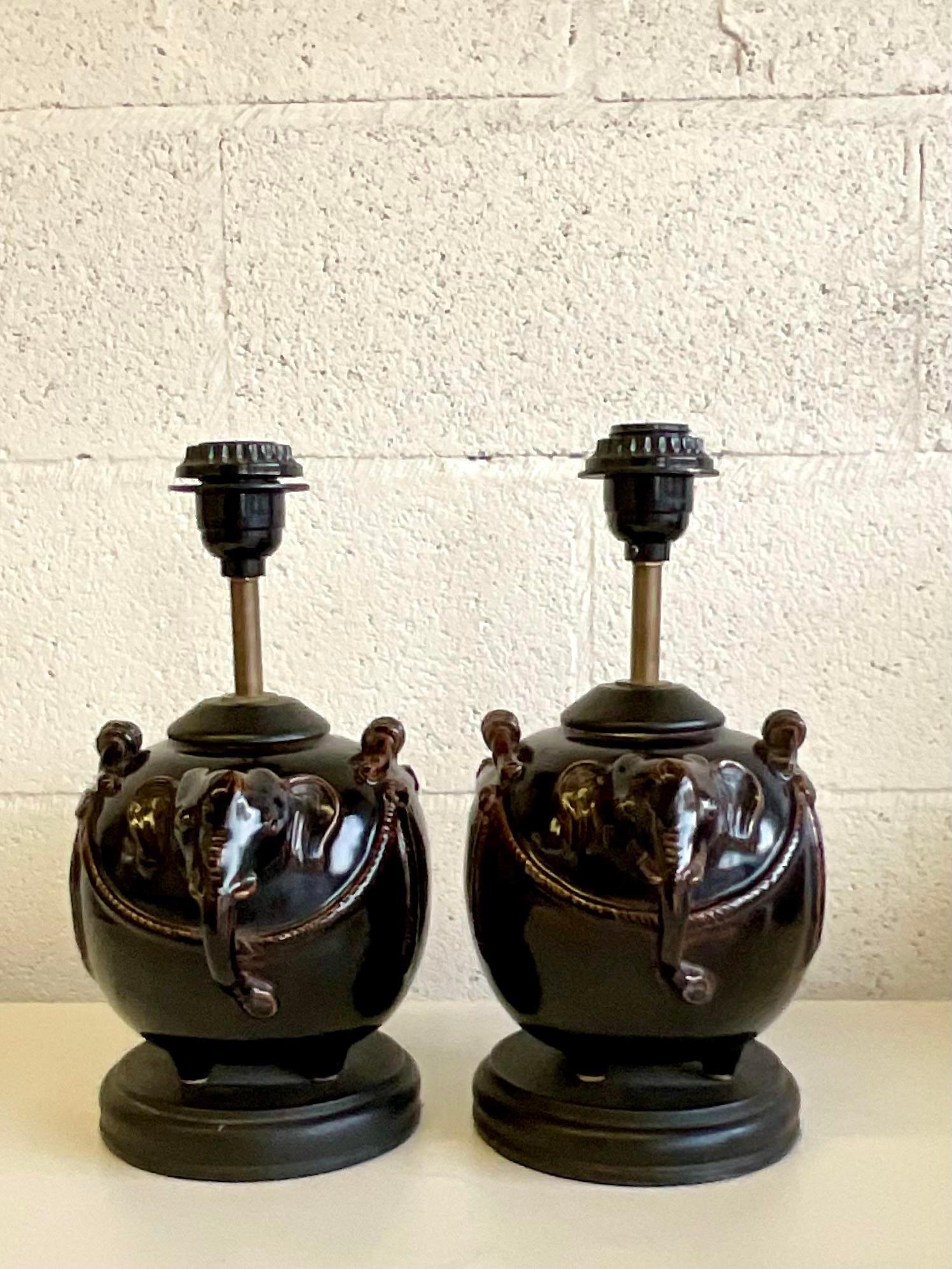 Mid-Century Modern Paire de lampes éléphants en céramique émaillée vintage en vente