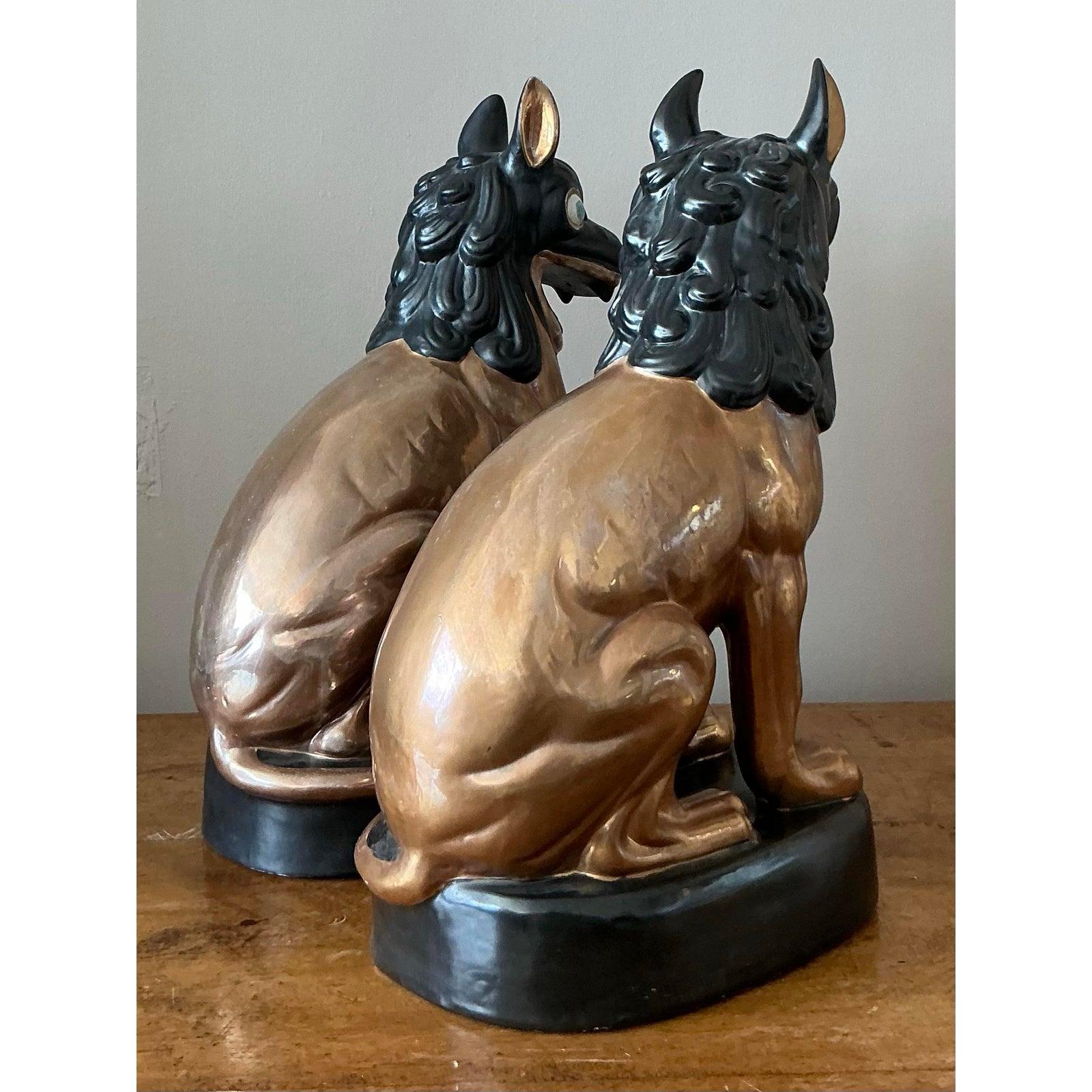 Paire de chiens de chasse en céramique émaillée vintage en vente 2
