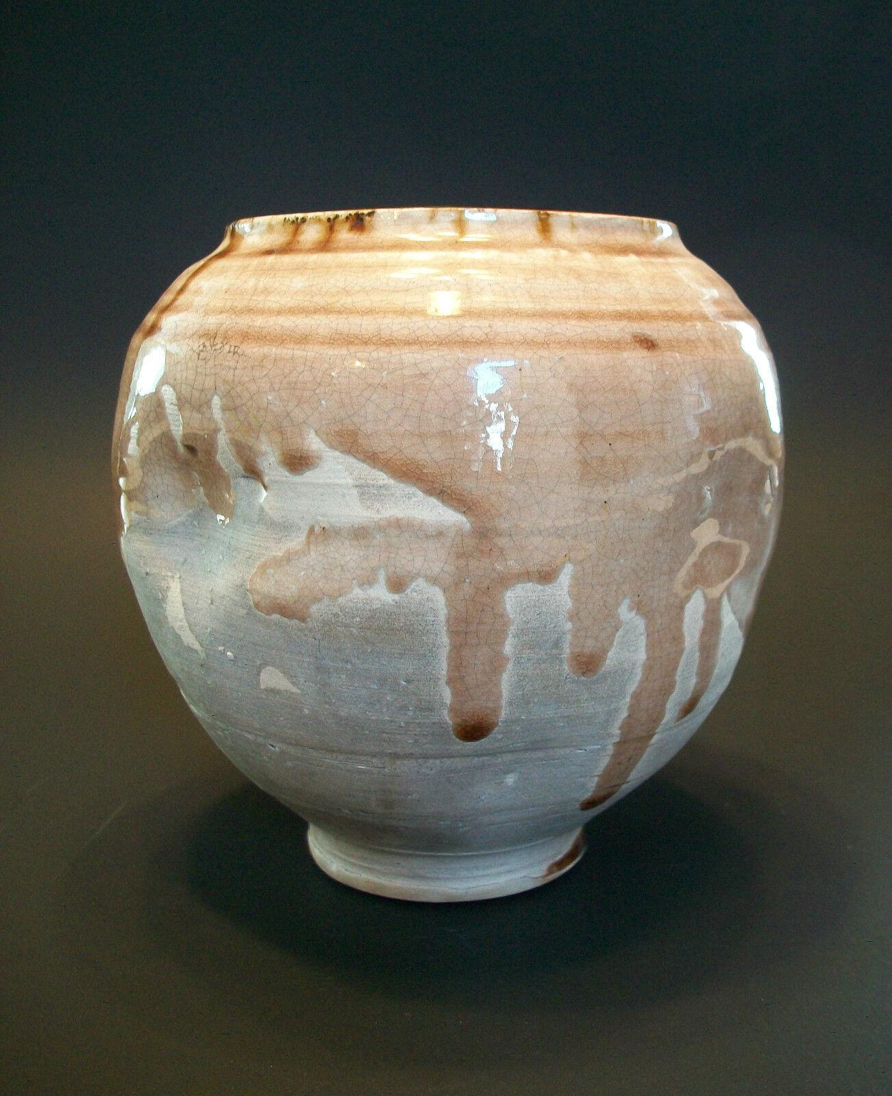 Anglo-Japanese Vintage Glazed Ceramic Vase - Dimpled Sides - Unsigned - Late 20th Century For Sale
