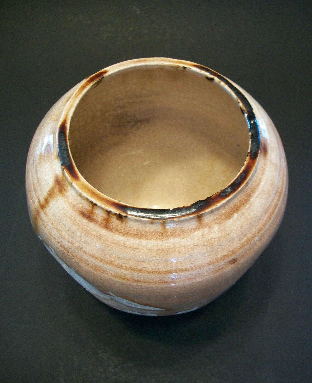 Vintage Glazed Ceramic Vase - Dimpled Sides - Unsigned - Late 20th Century For Sale 2