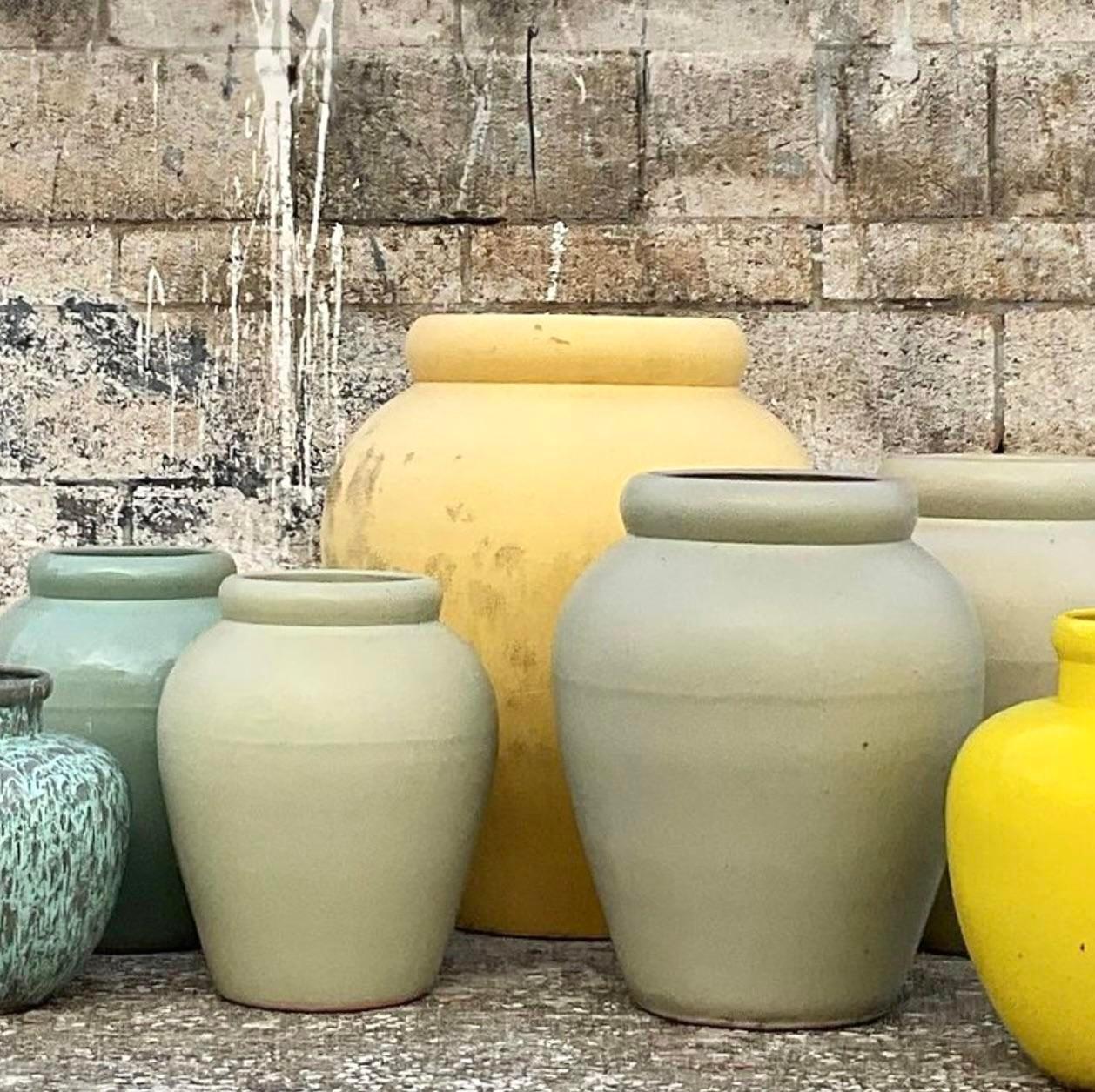 Gelbe glasierte Vintage-Urne aus Keramik im Angebot 1
