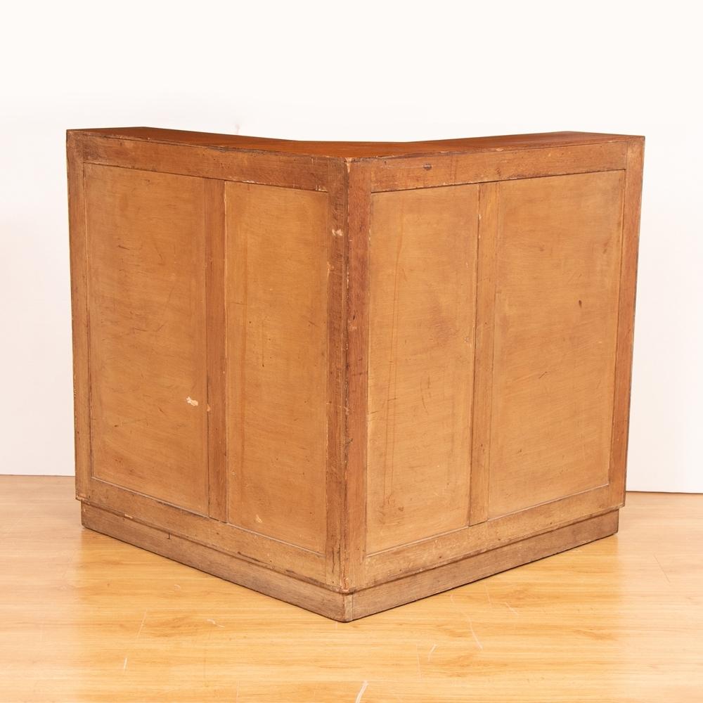 Vintage Glazed Heals Style Oak Corner Bookcase In Good Condition For Sale In London, GB