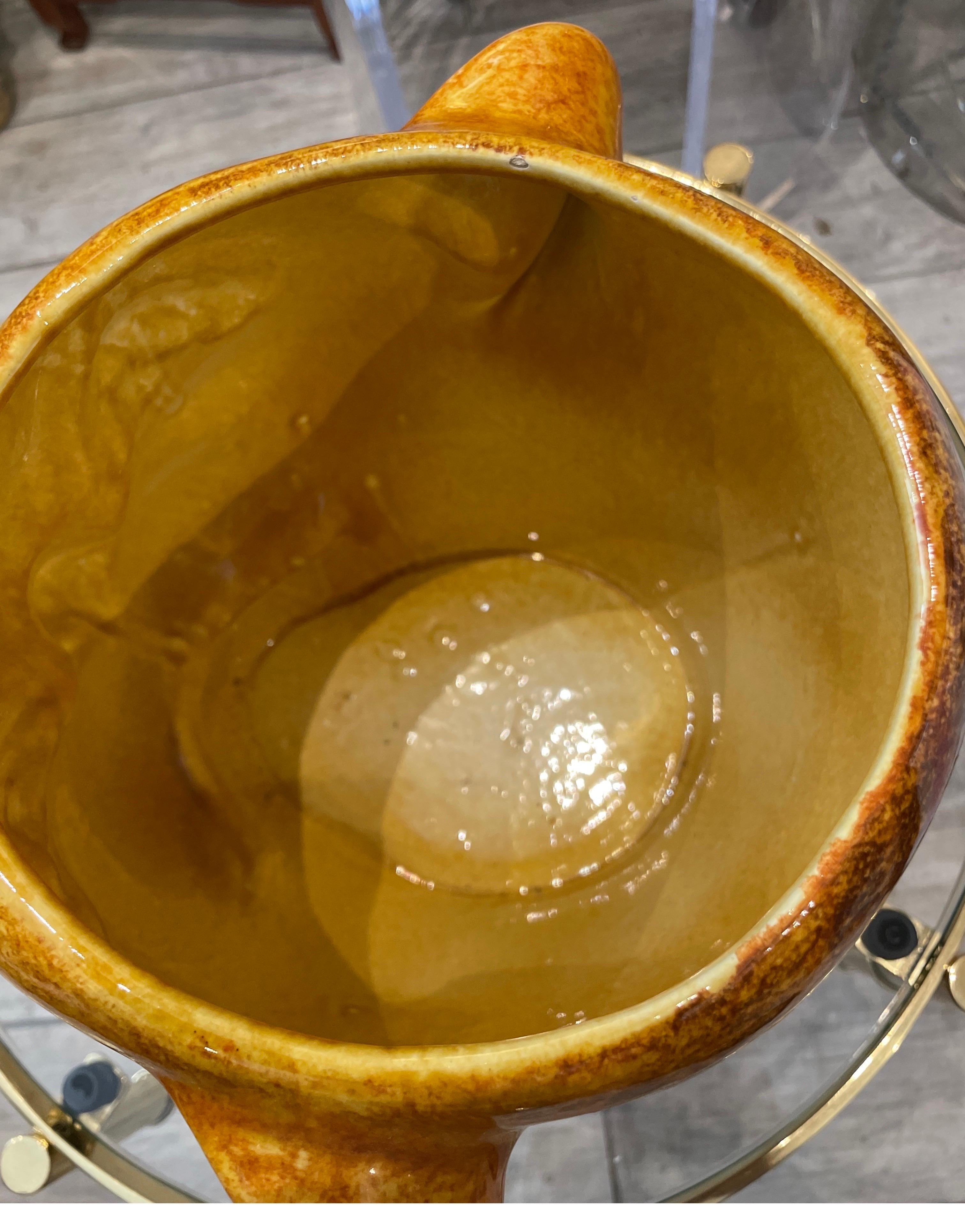 Olla de terracota italiana esmaltada vintage con cabeza de león en venta 1